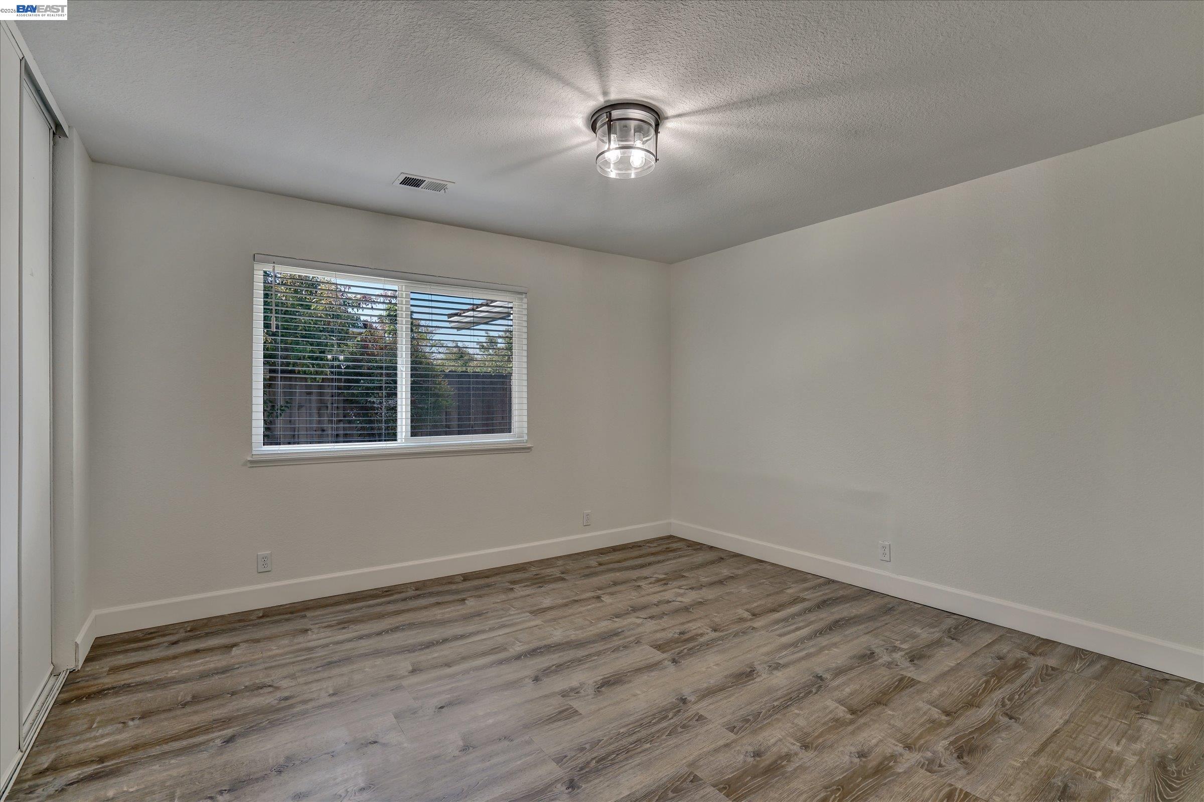 405 Lewis Ave