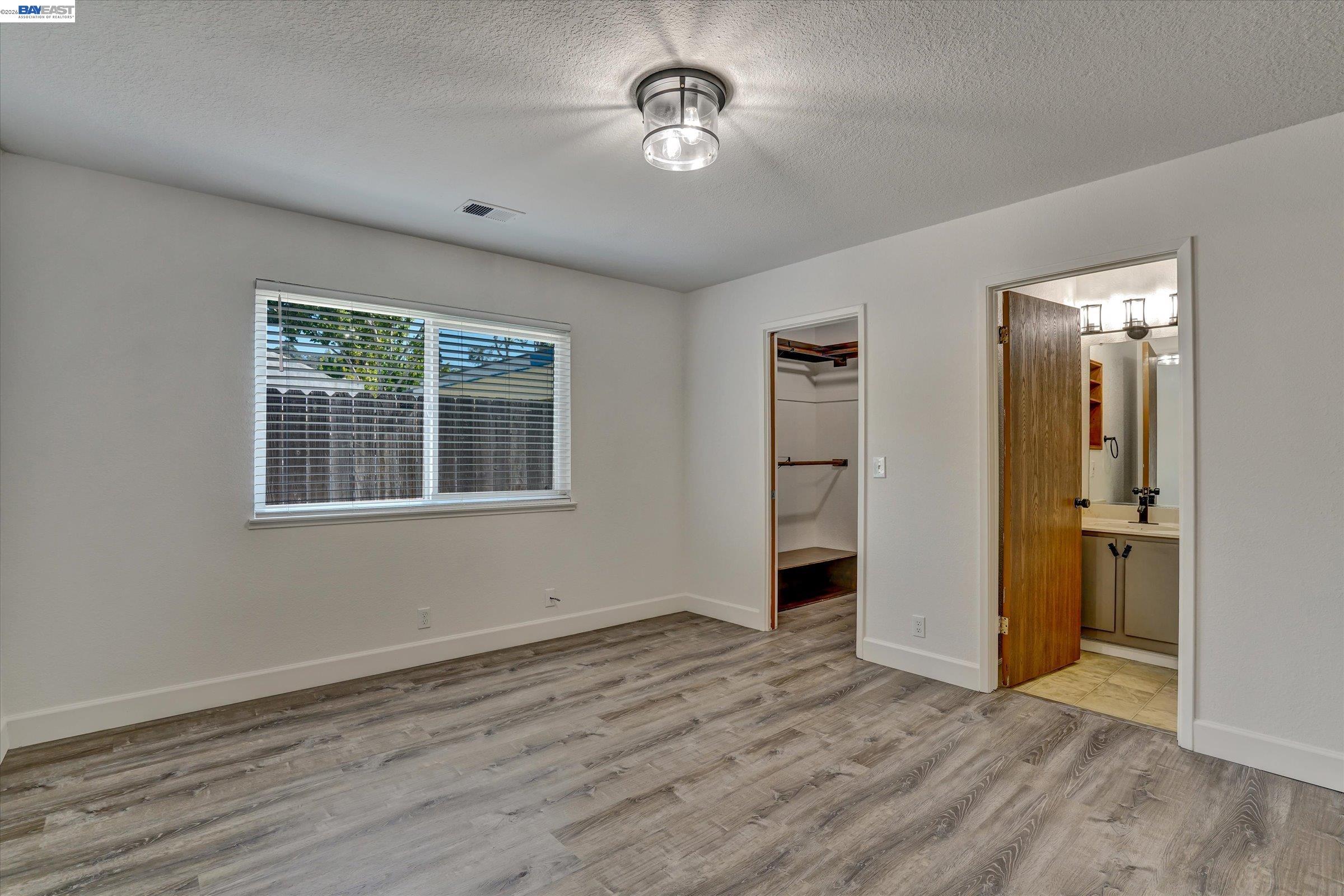 405 Lewis Ave