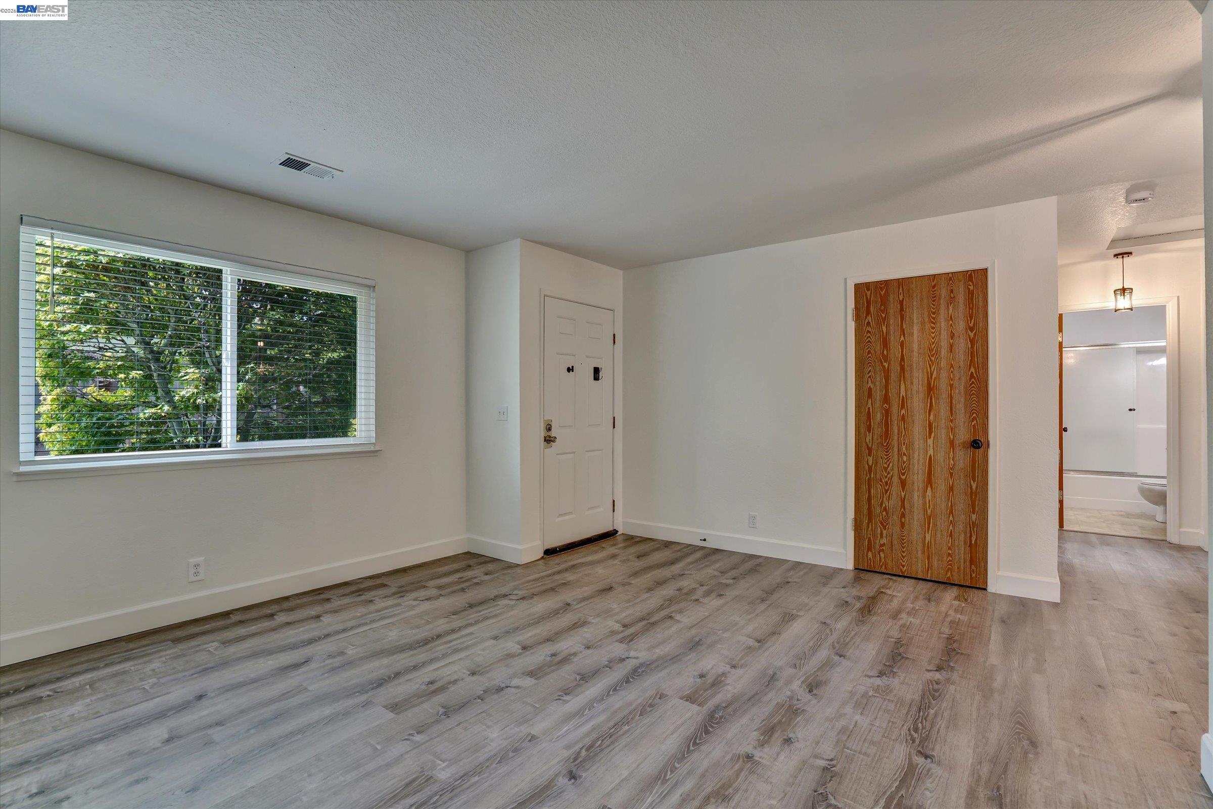 405 Lewis Ave