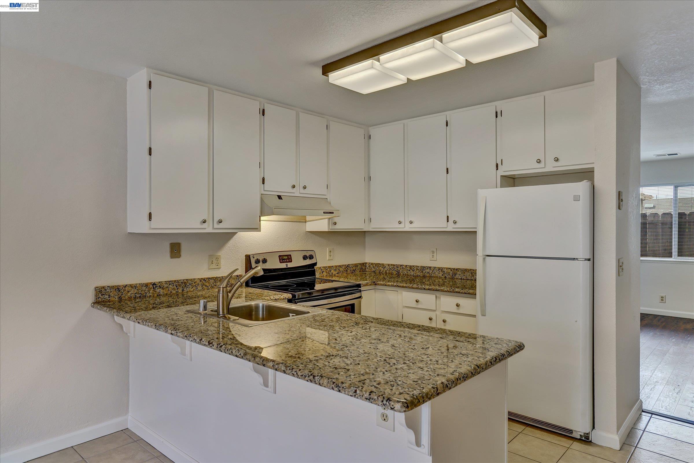405 Lewis Ave