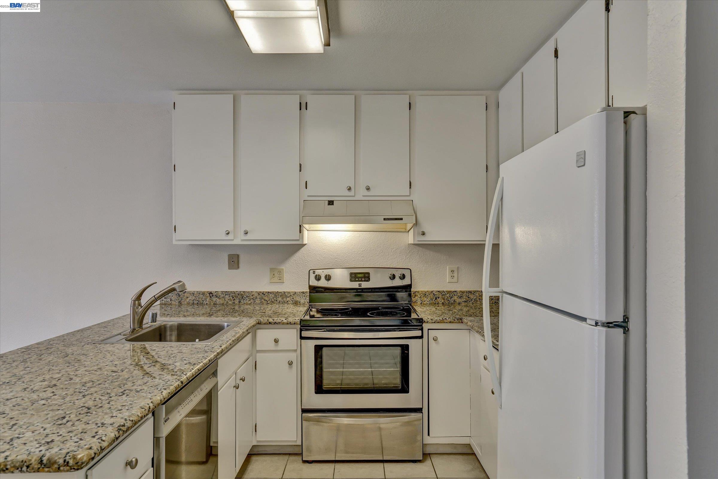 405 Lewis Ave