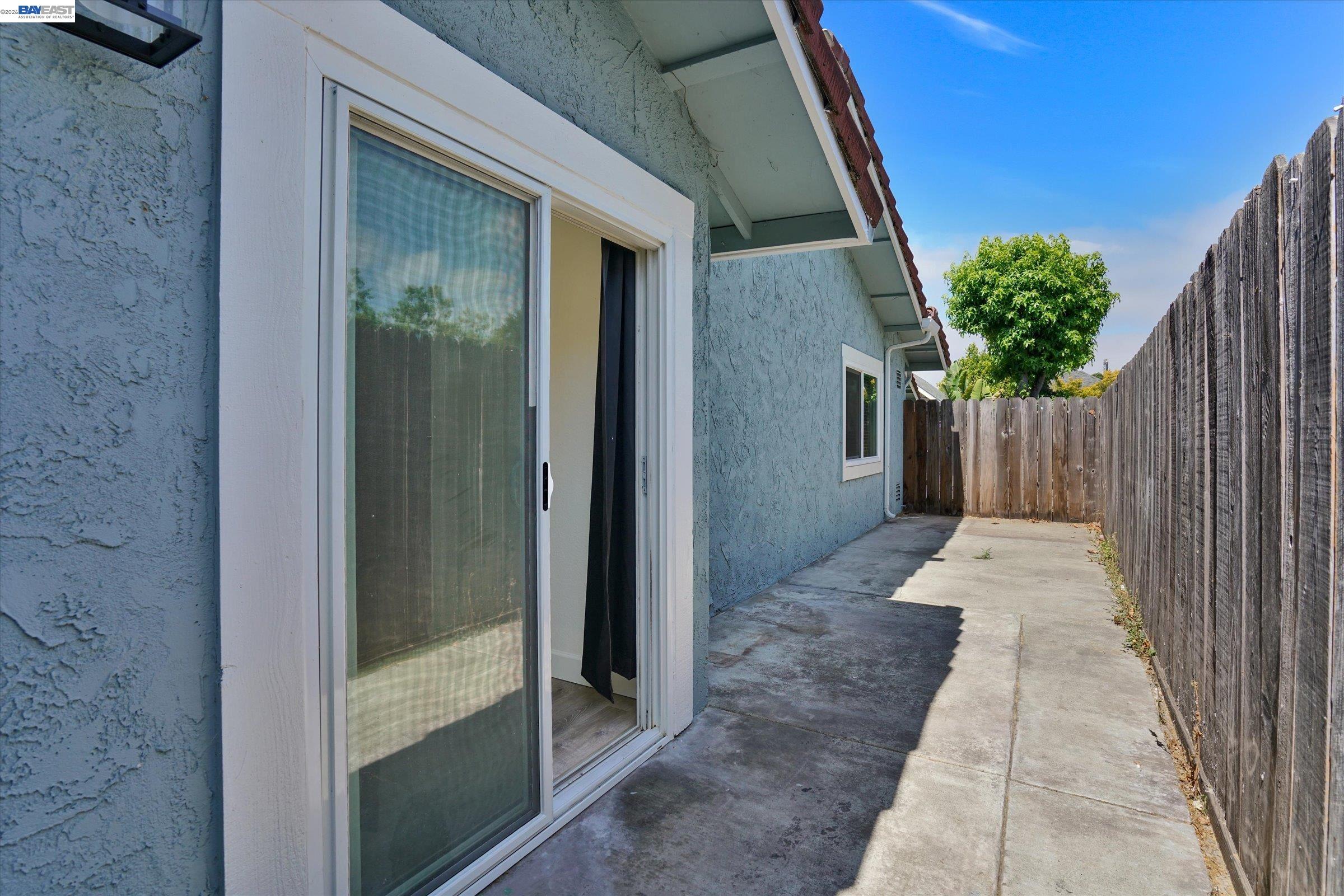 405 Lewis Ave