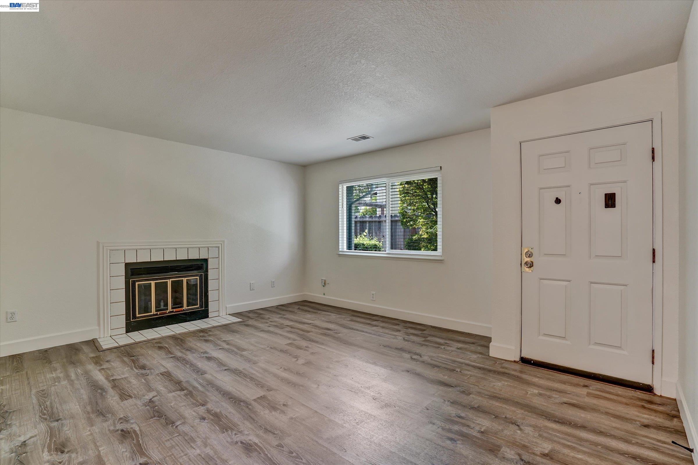 405 Lewis Ave