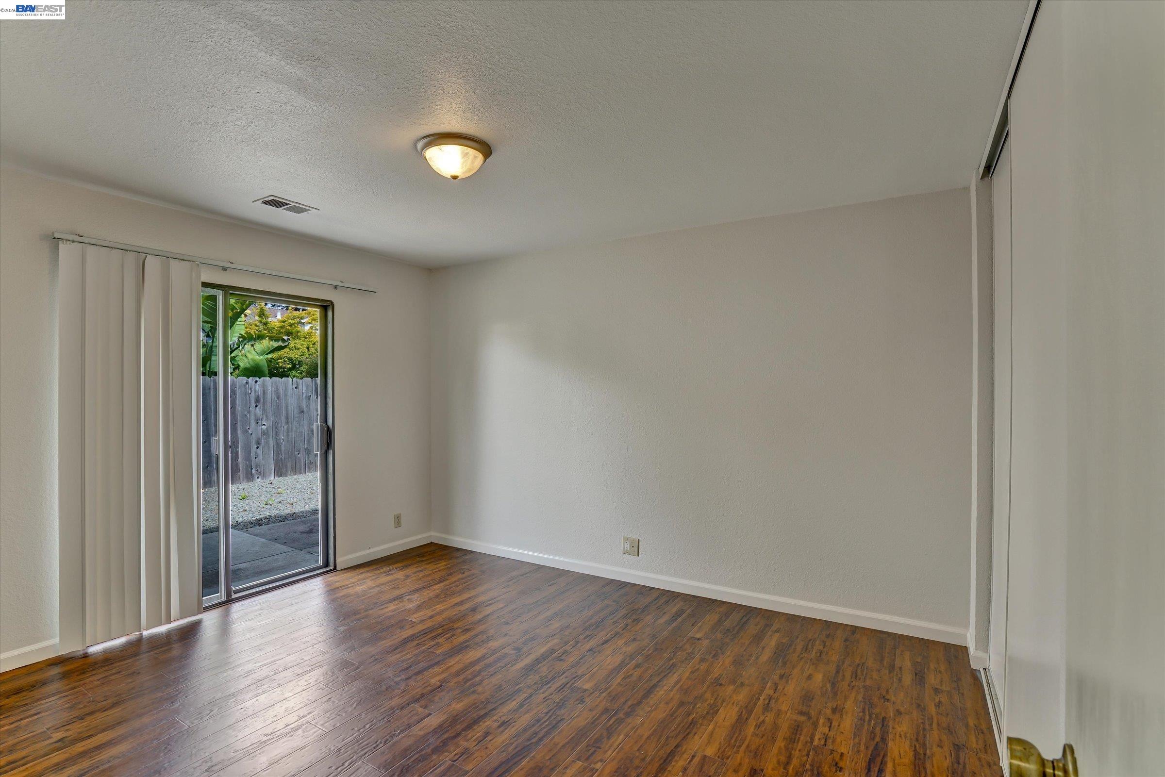 405 Lewis Ave