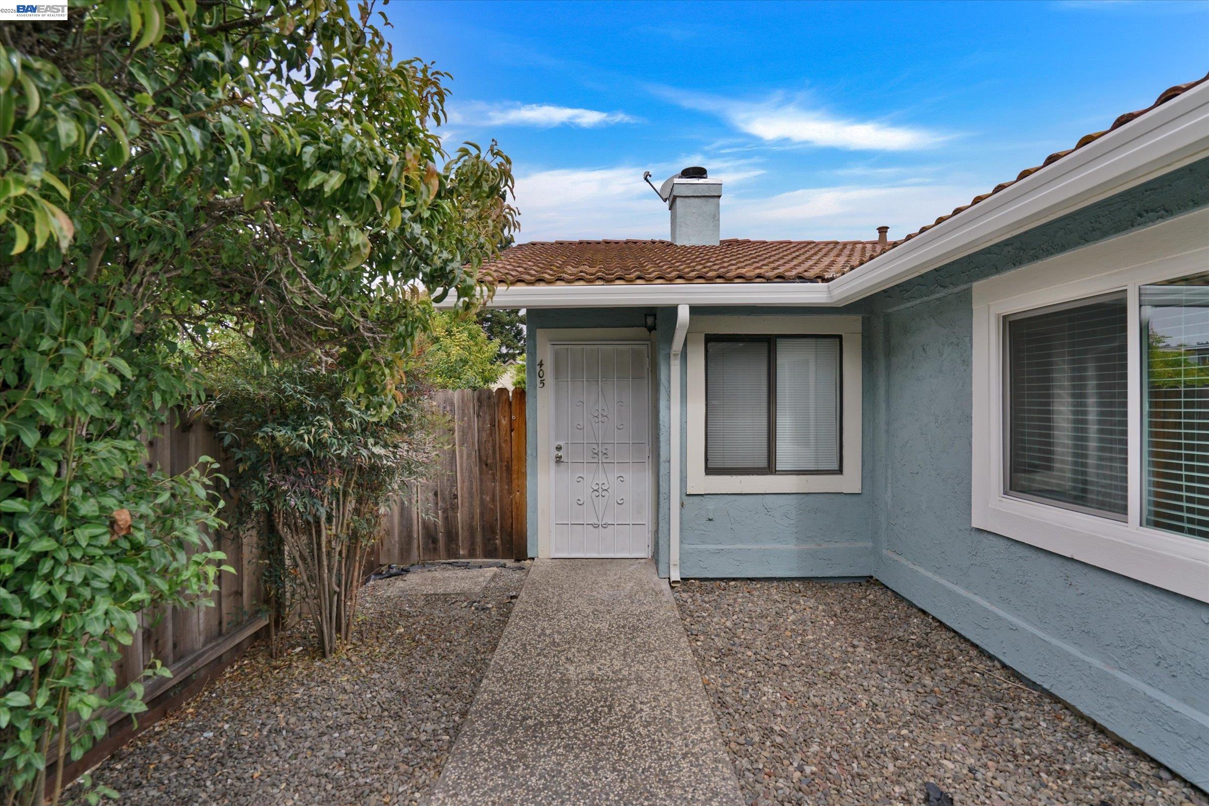 405 Lewis Ave