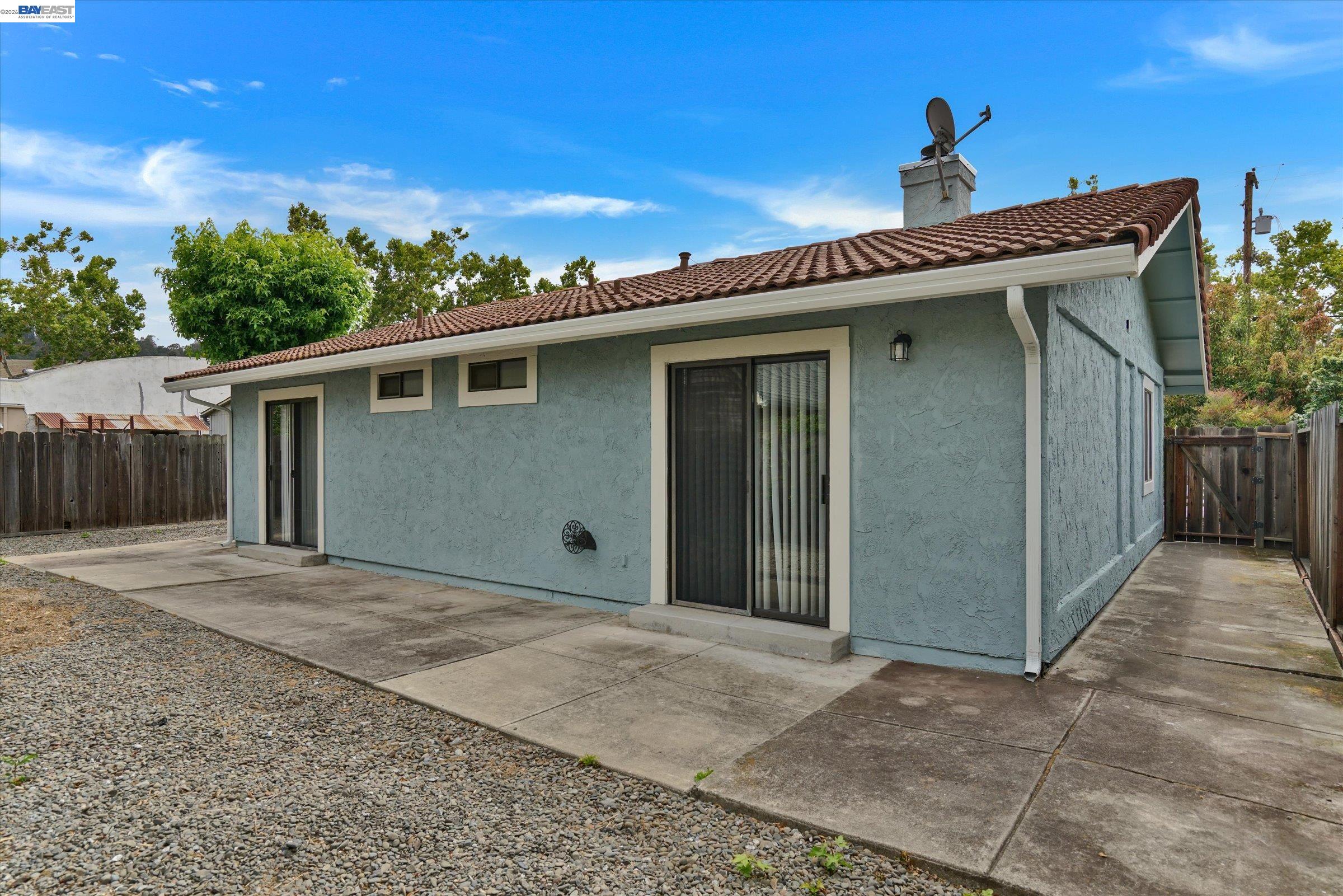 405 Lewis Ave