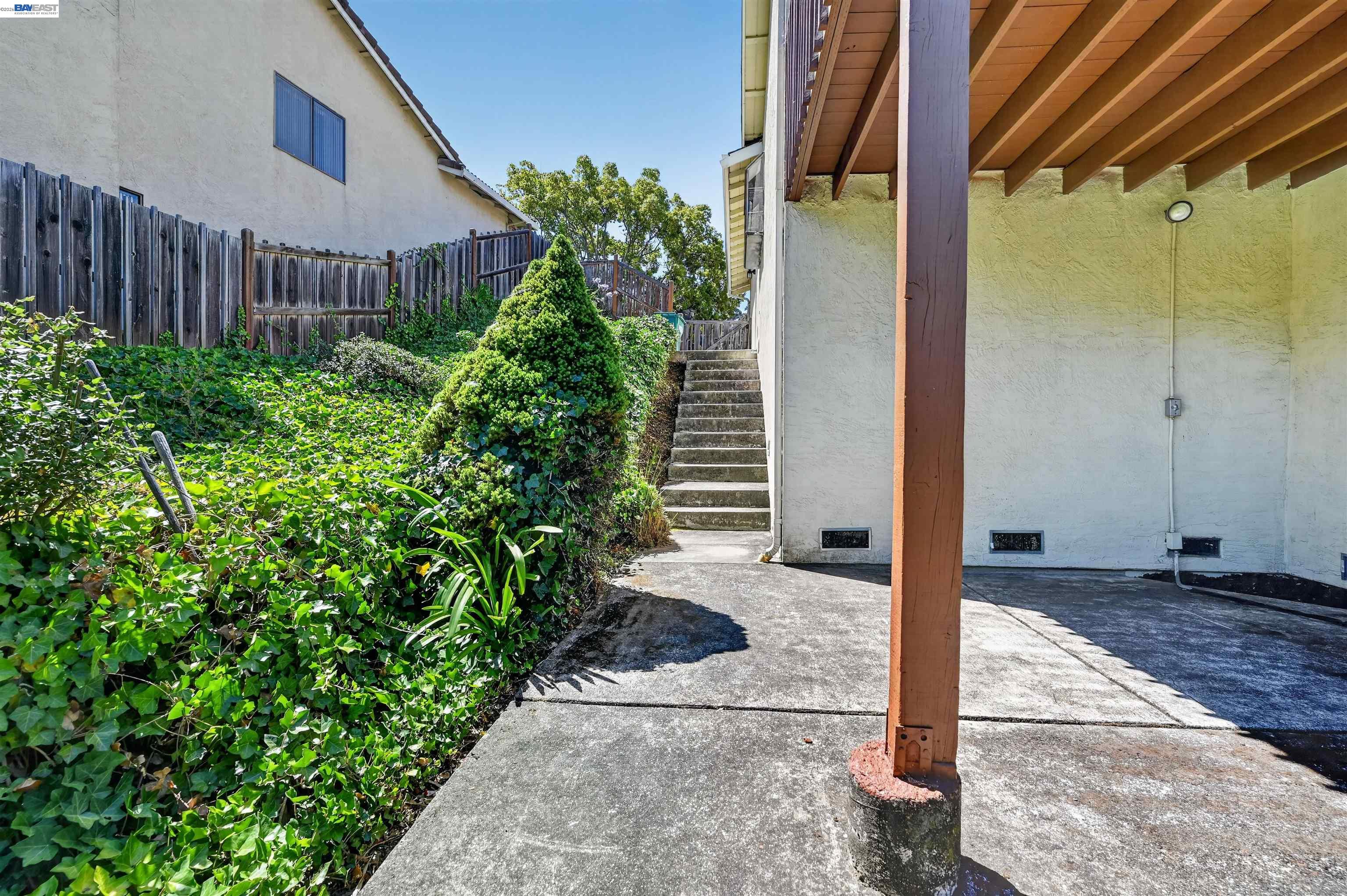 26976 Hemmingway Ct