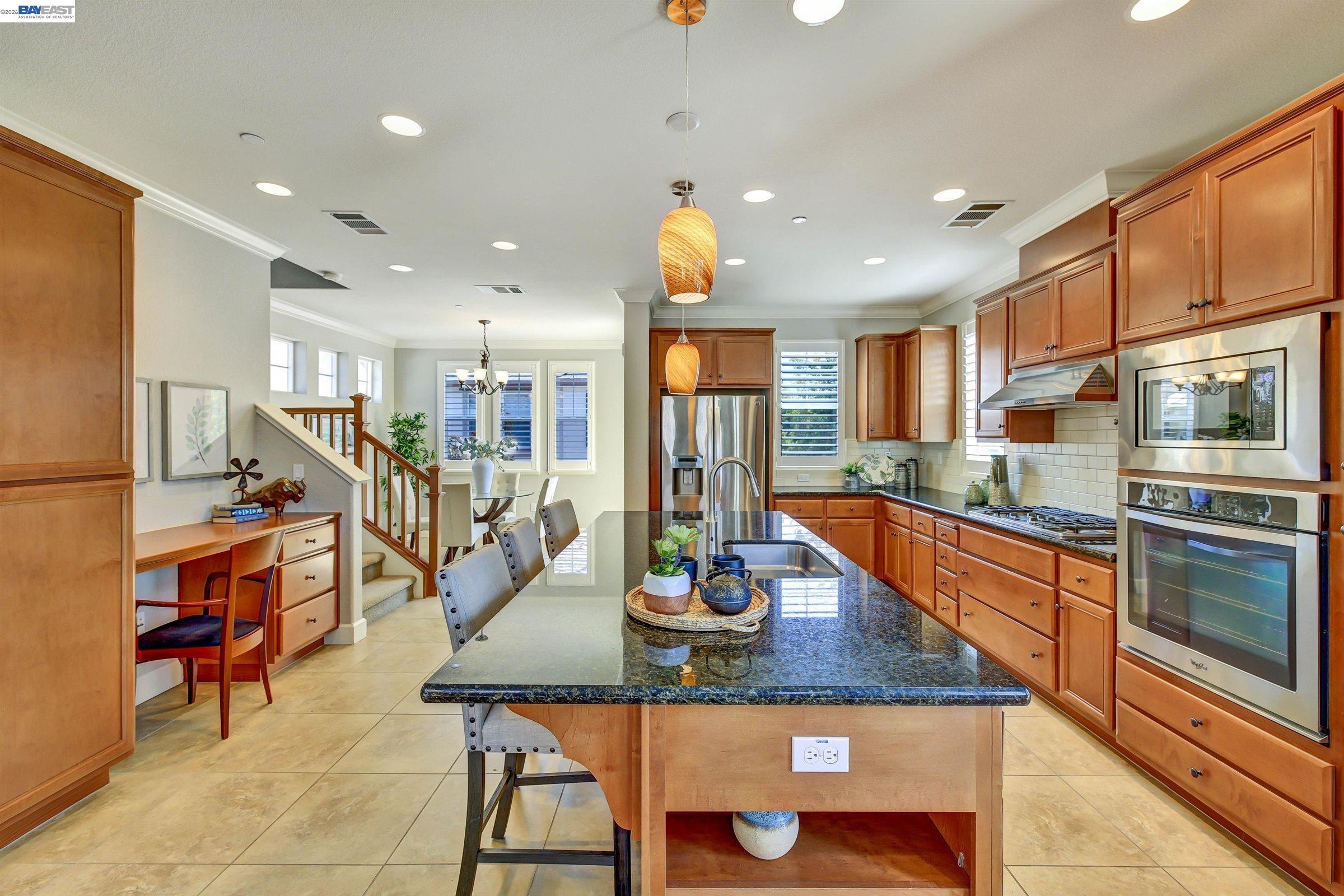538 Selby Ln