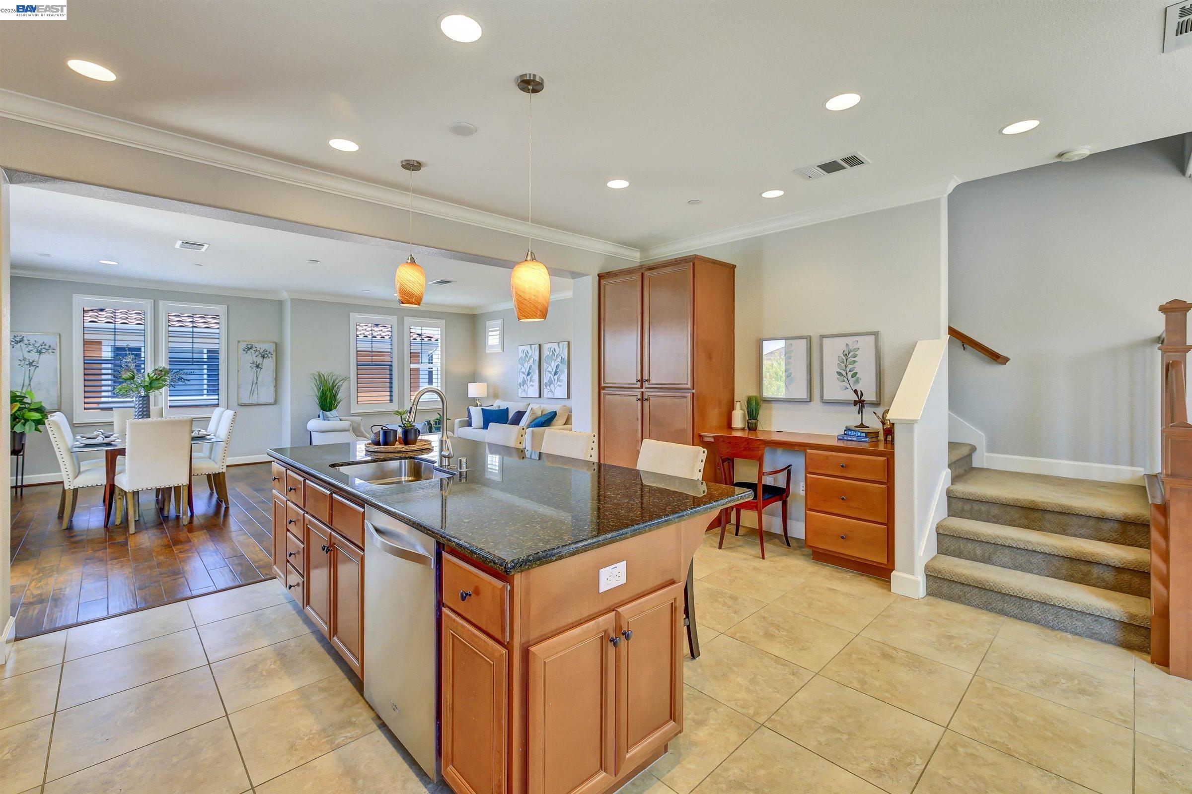 538 Selby Ln