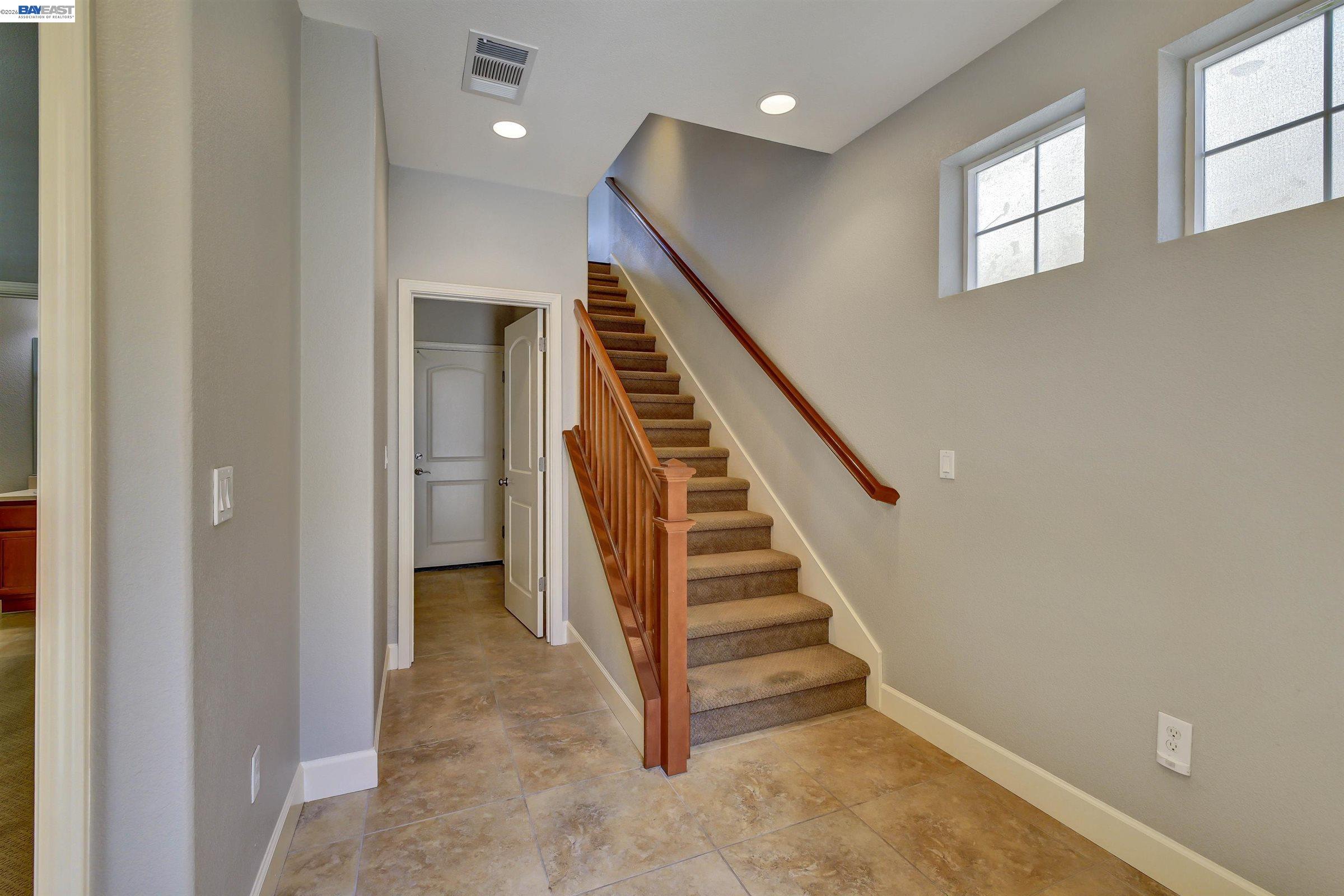538 Selby Ln