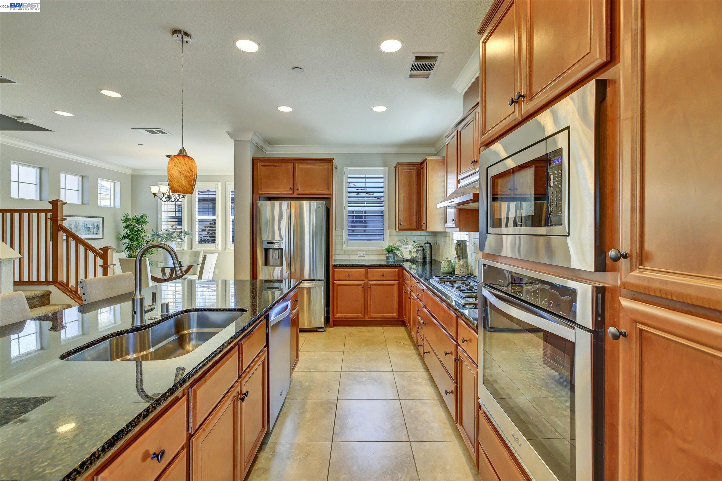 538 Selby Ln