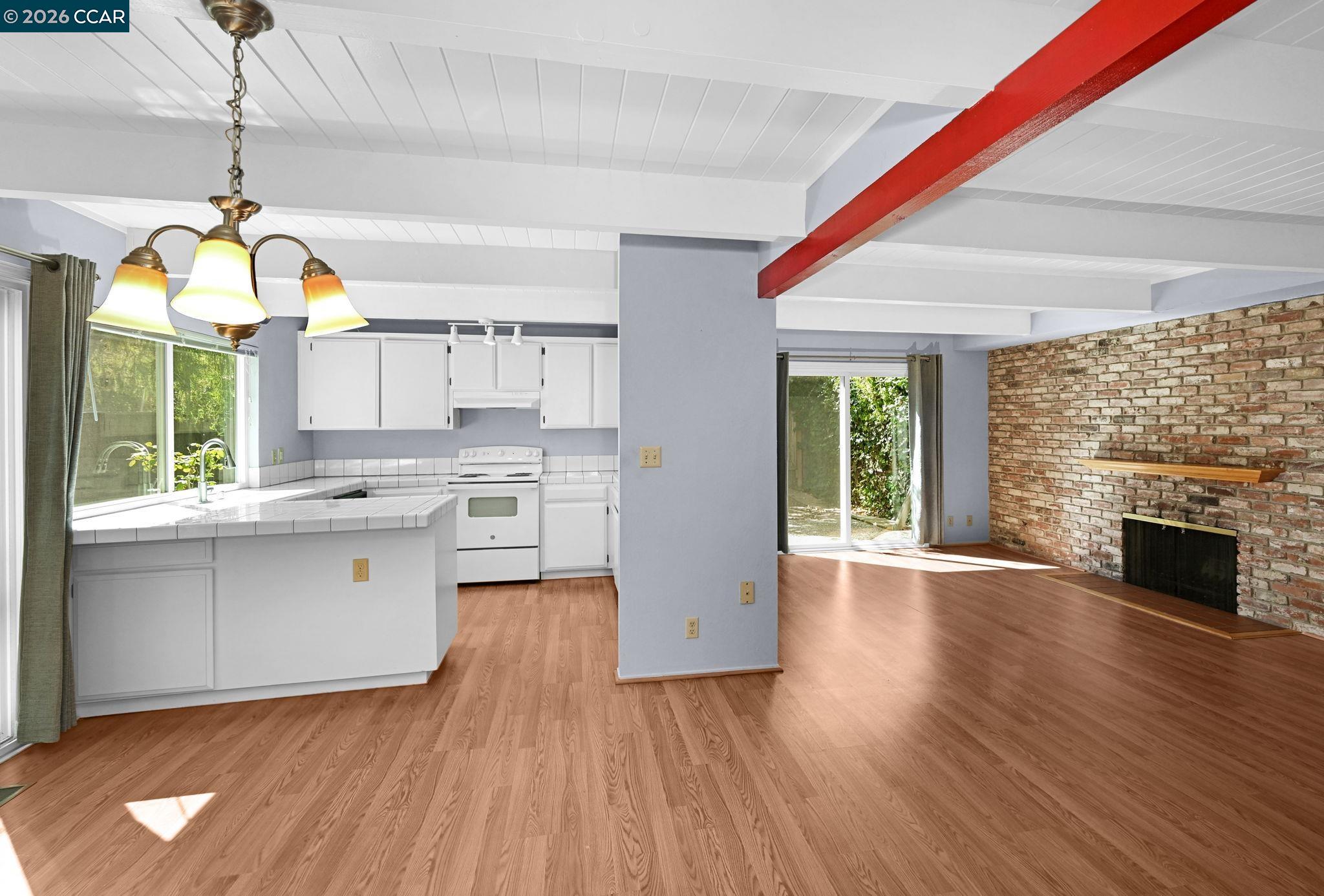 1952 Oak Grove Rd