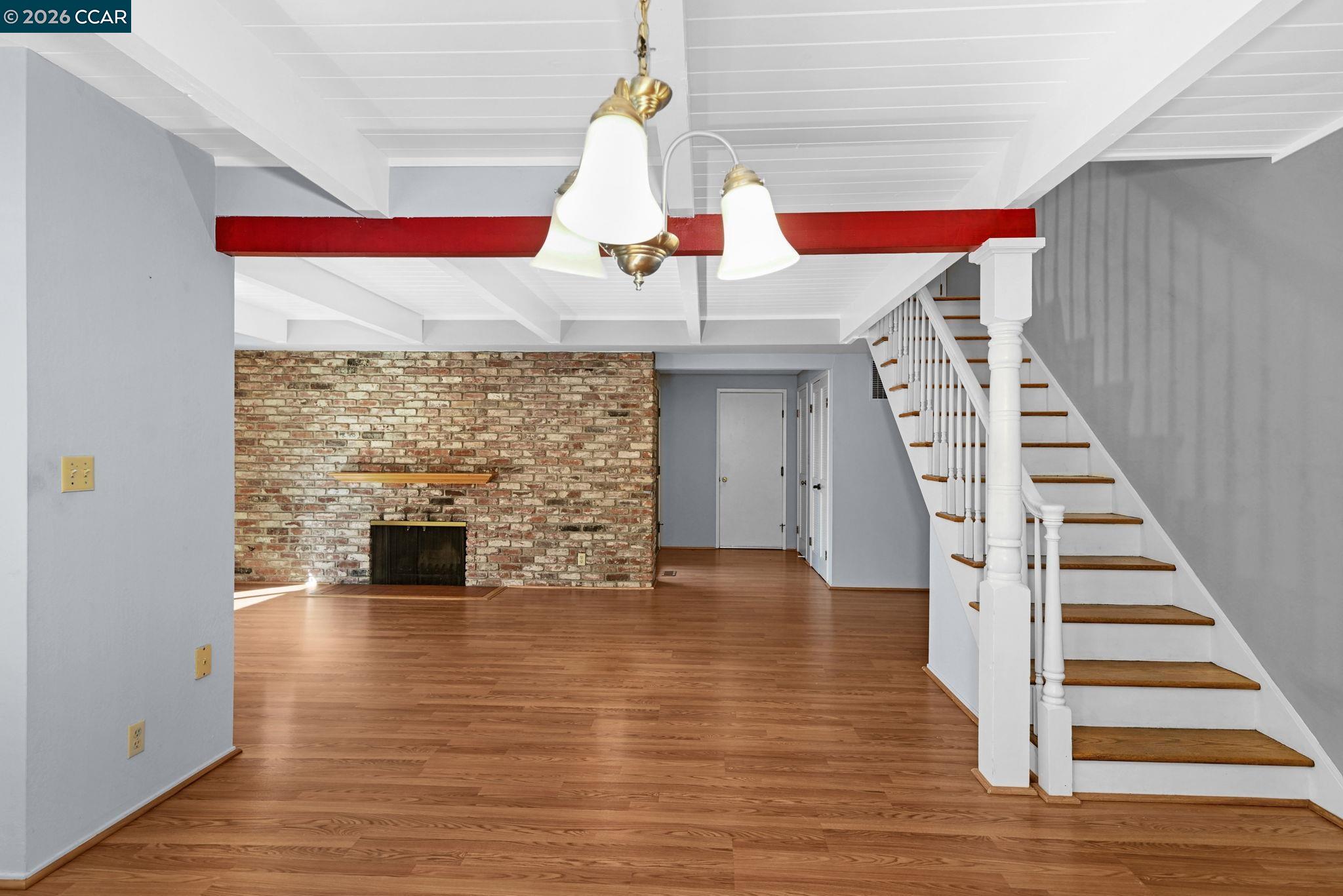 1952 Oak Grove Rd