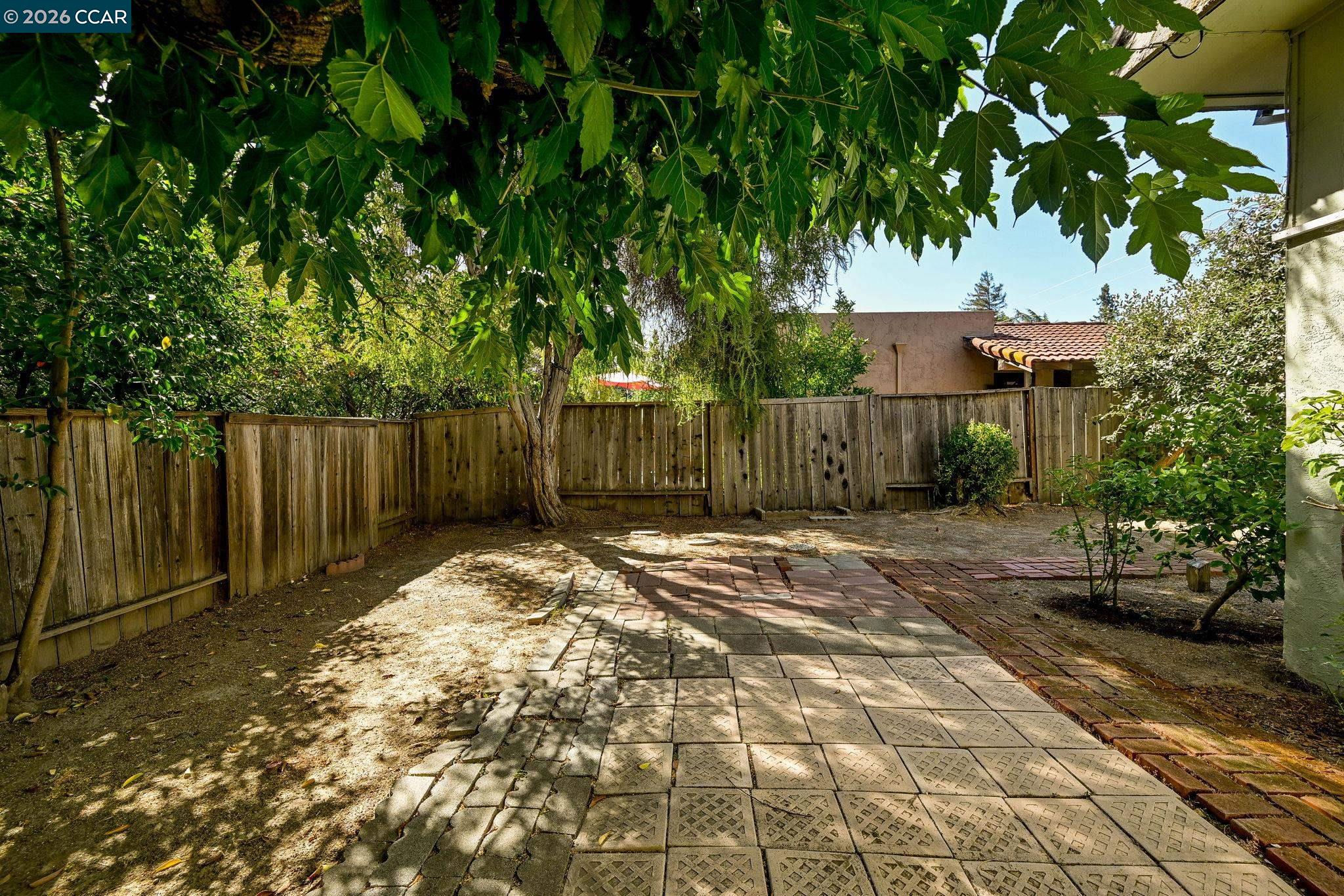 1952 Oak Grove Rd