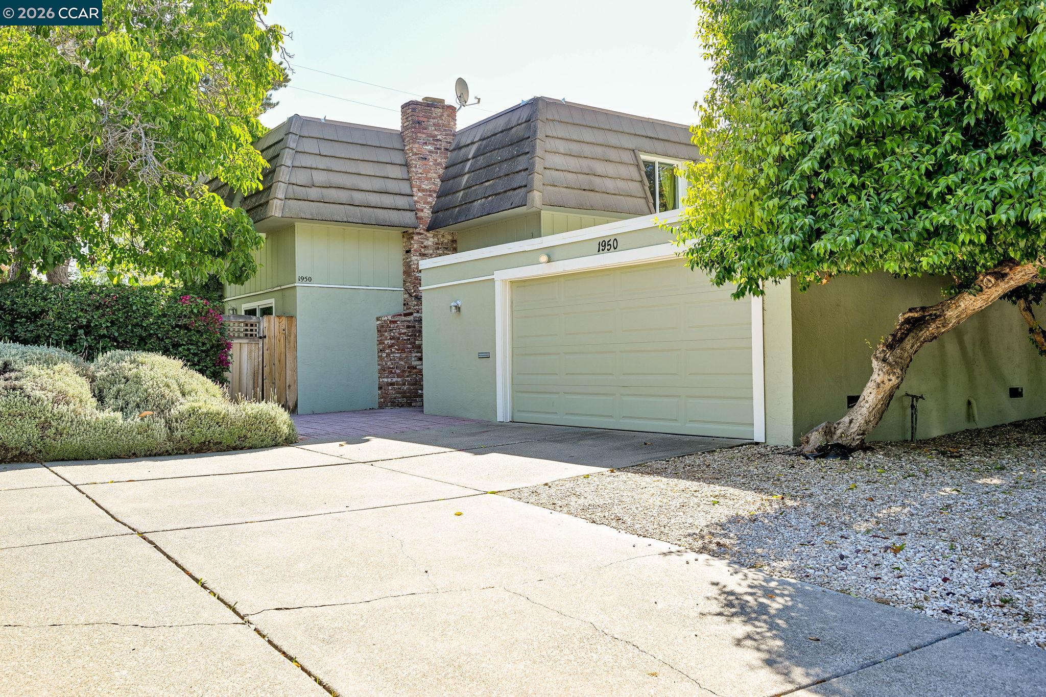 1952 Oak Grove Rd