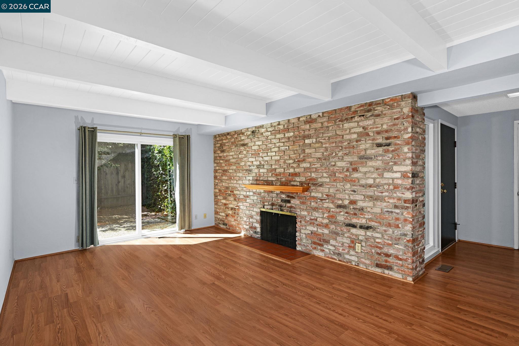 1952 Oak Grove Rd