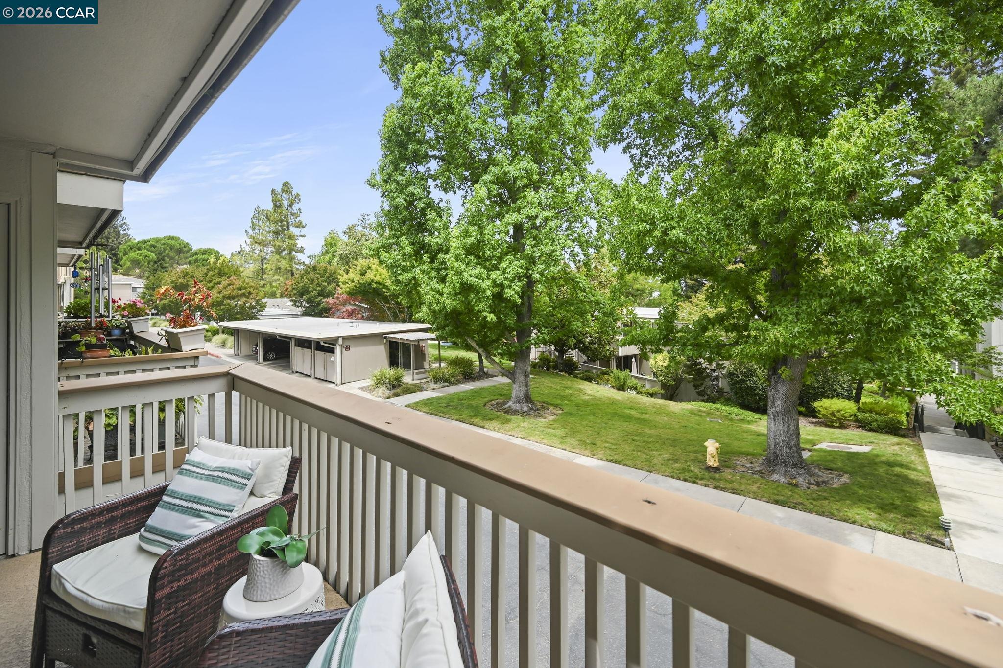 1525 Canyonwood Ct # 3