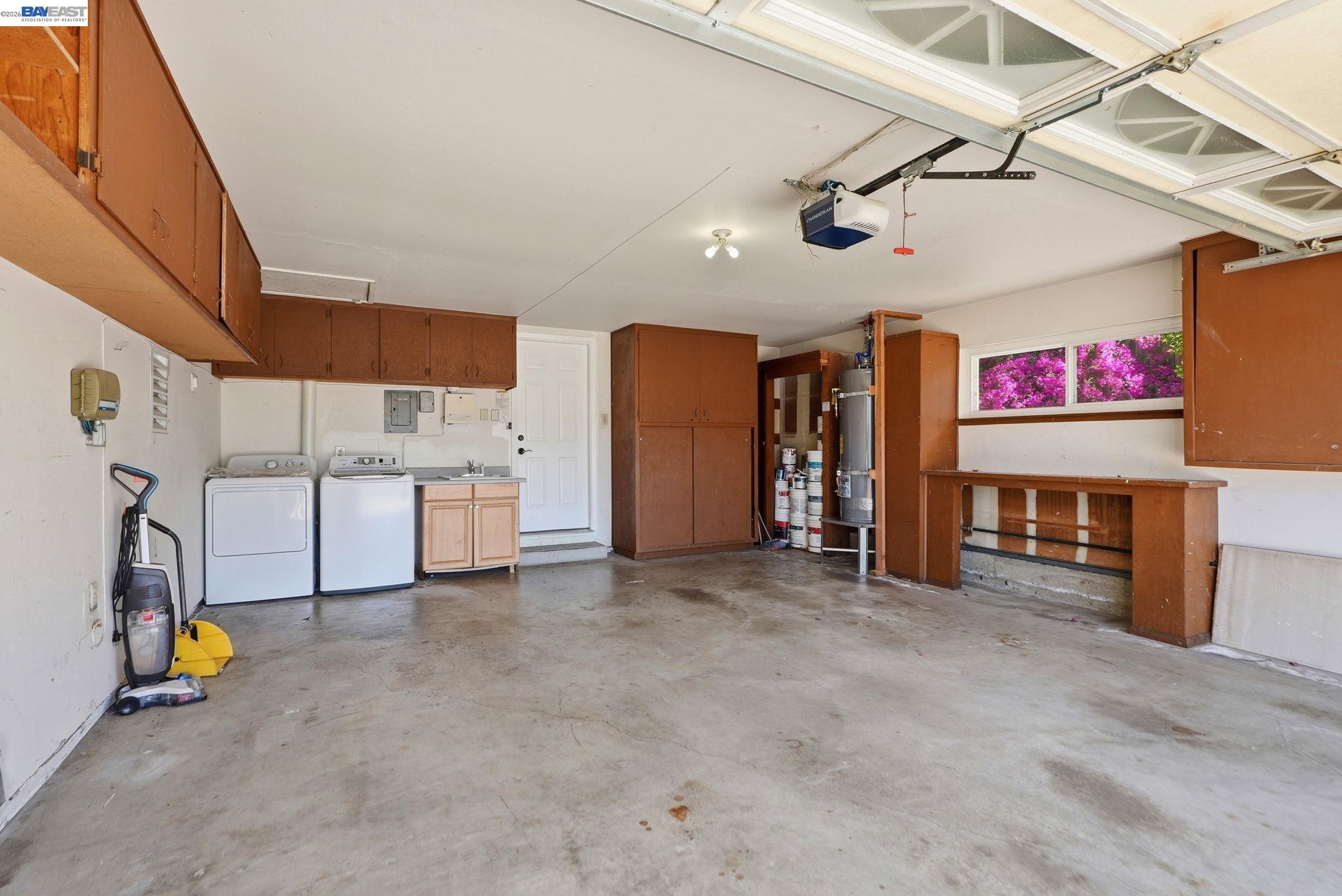 1204 Vistagrand Dr