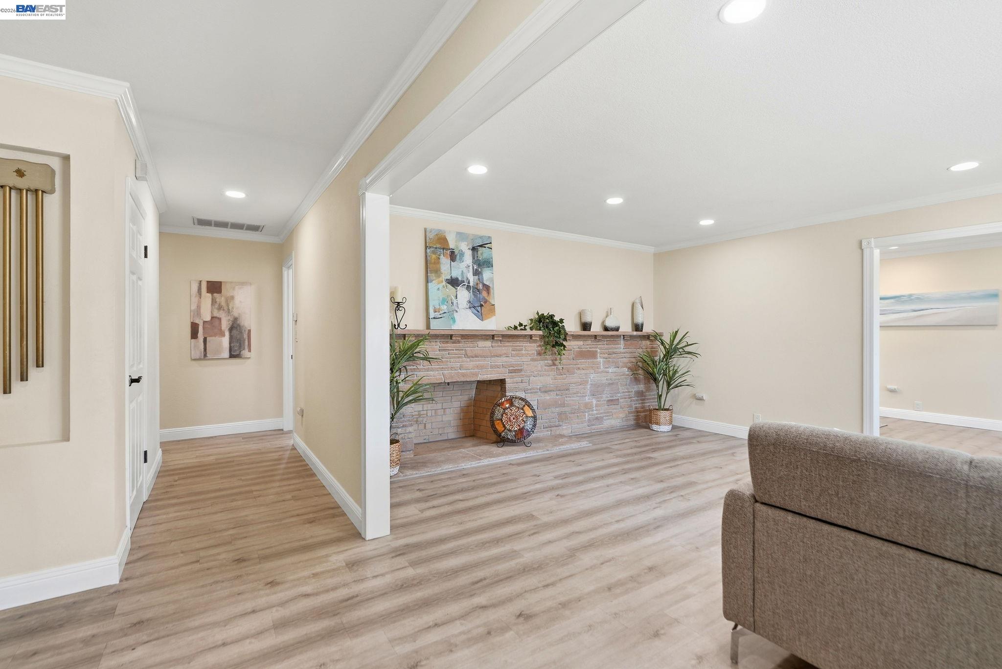 1204 Vistagrand Dr