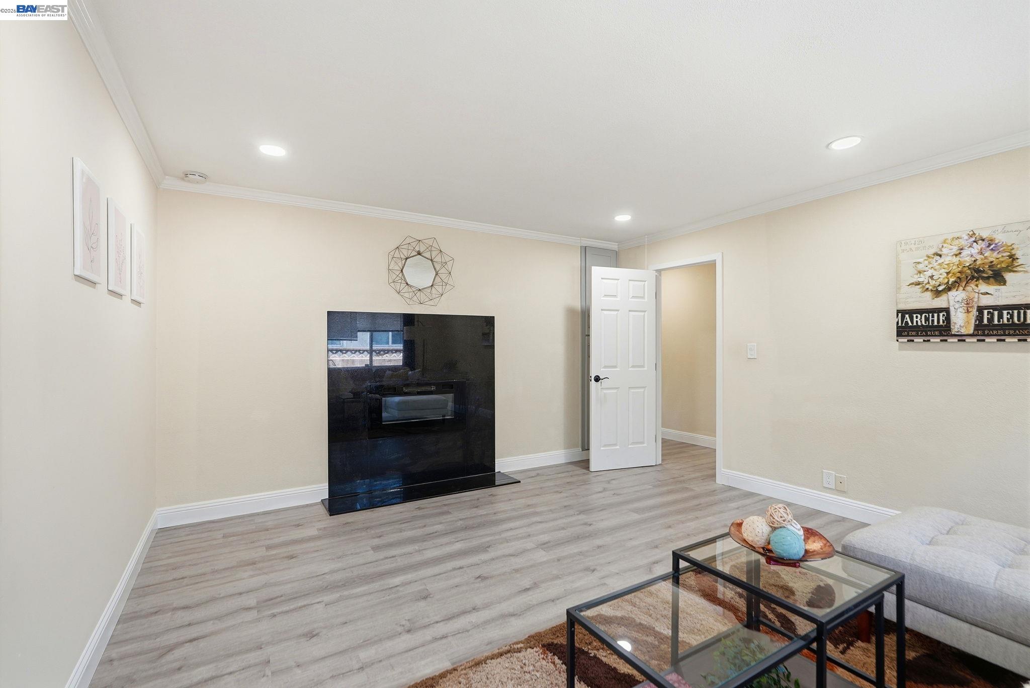 1204 Vistagrand Dr