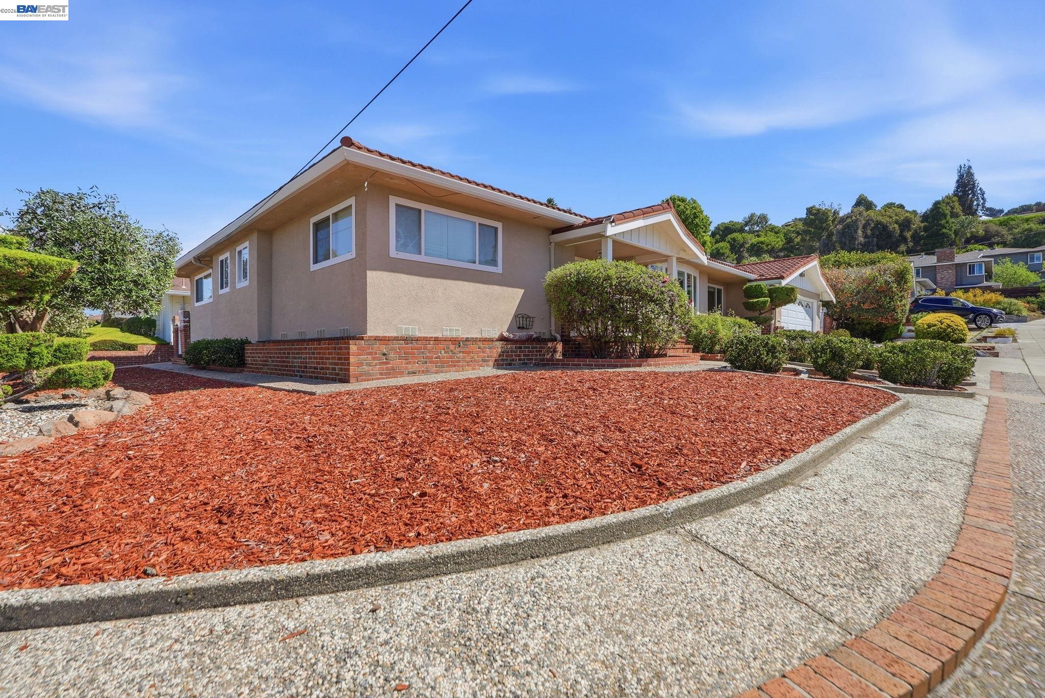 1204 Vistagrand Dr