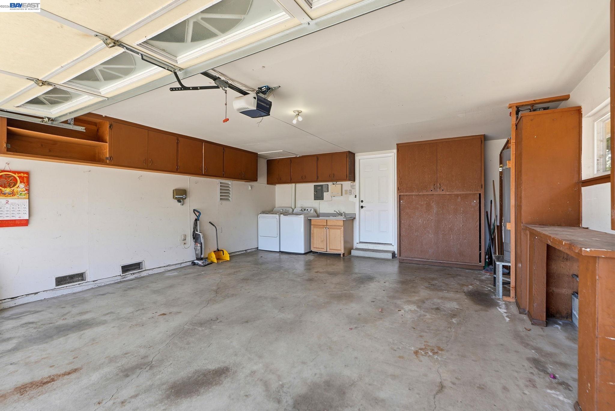 1204 Vistagrand Dr