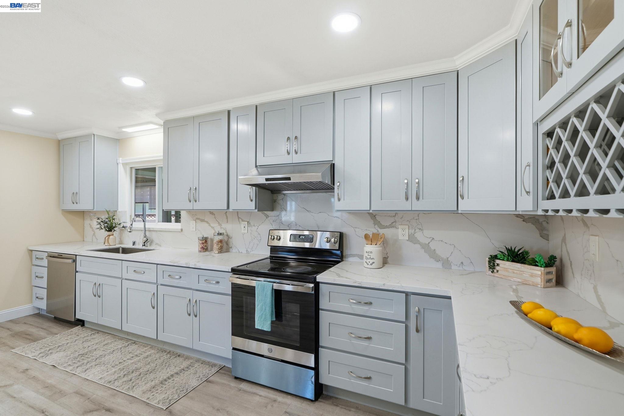 1204 Vistagrand Dr
