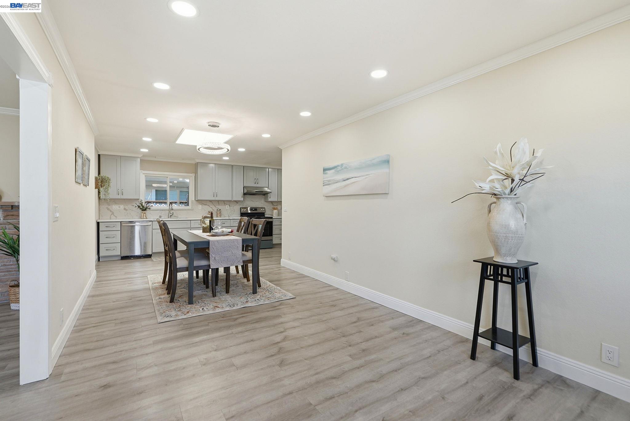 1204 Vistagrand Dr
