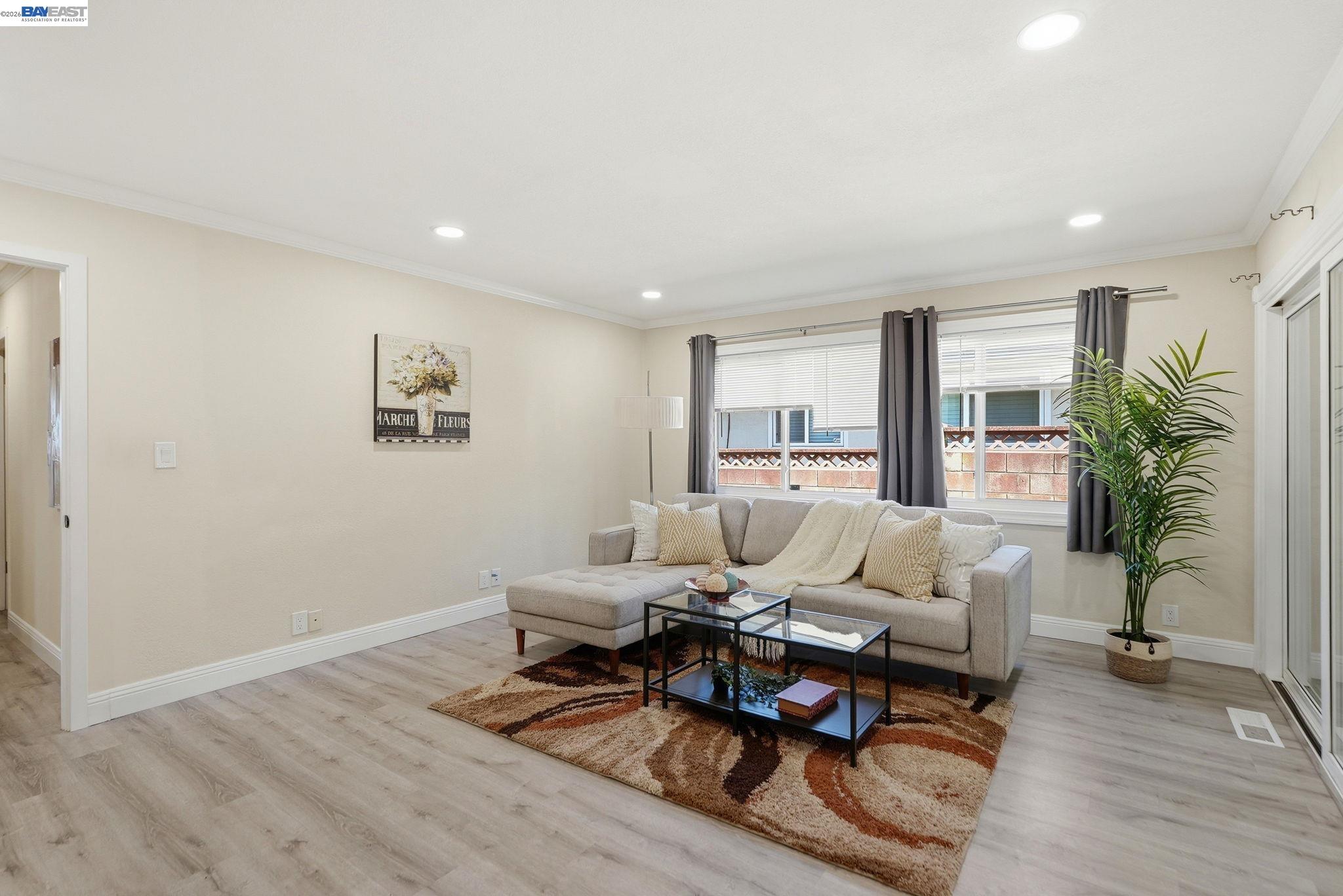 1204 Vistagrand Dr