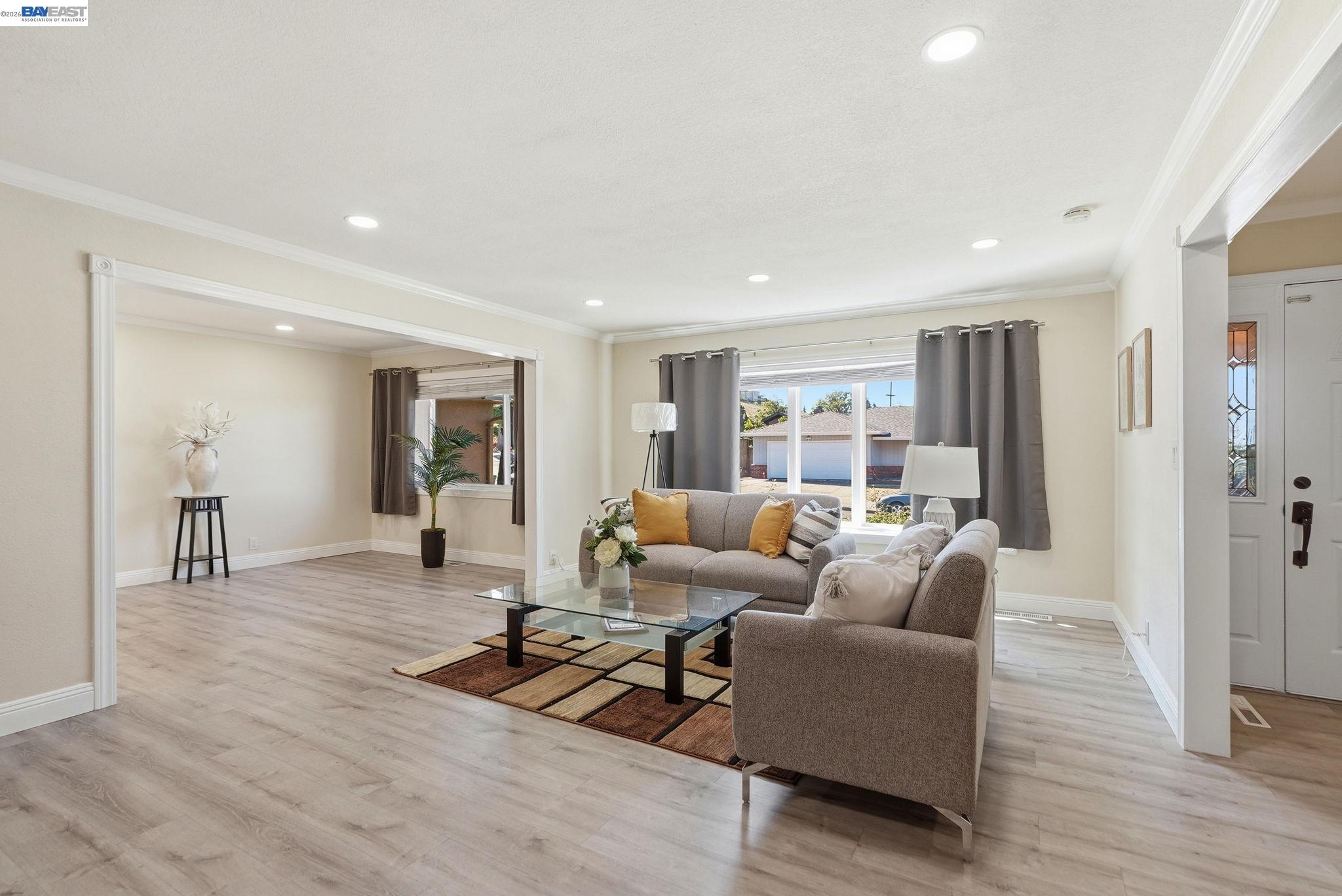1204 Vistagrand Dr
