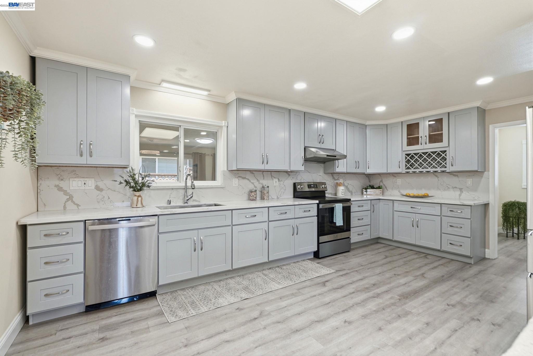 1204 Vistagrand Dr