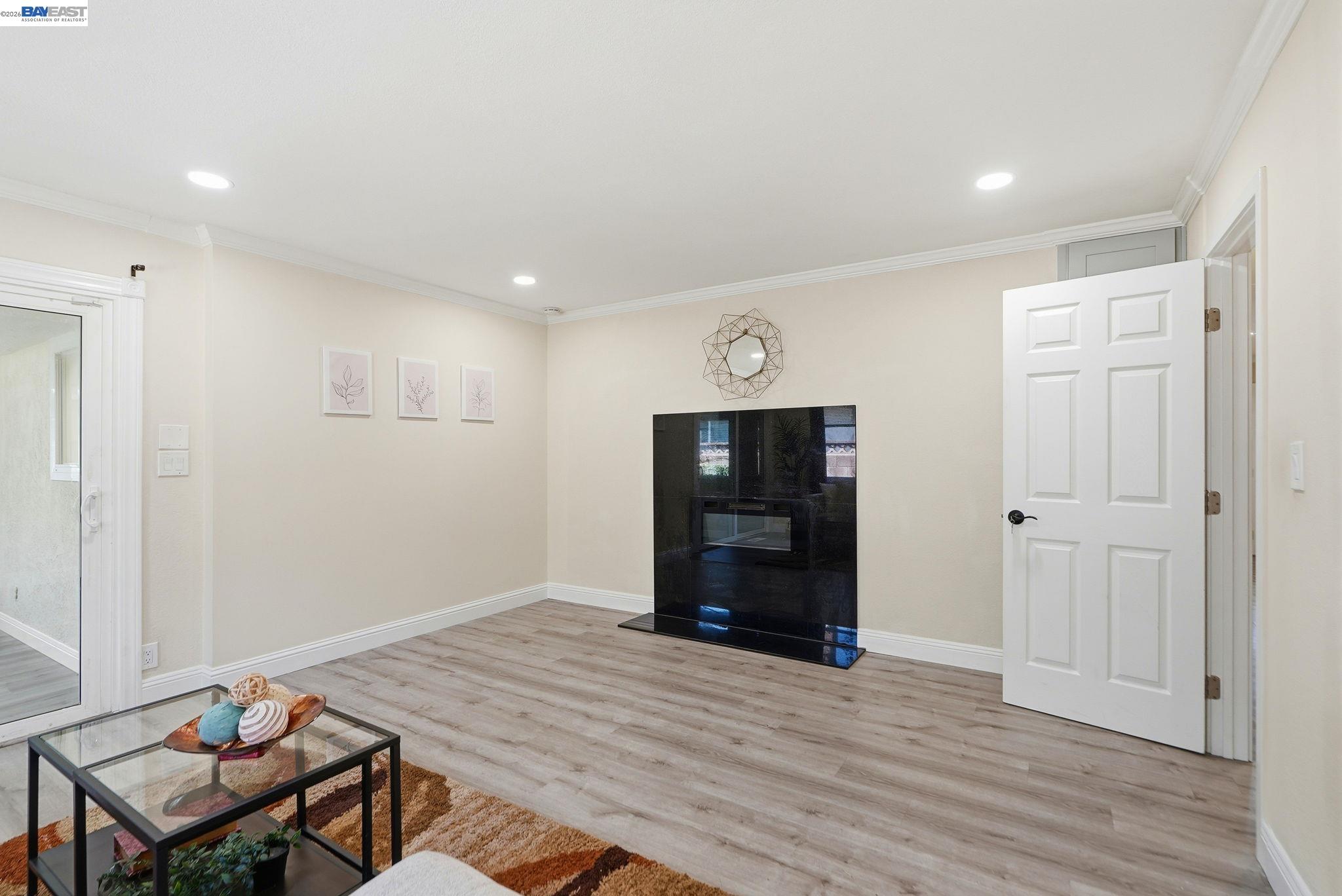 1204 Vistagrand Dr
