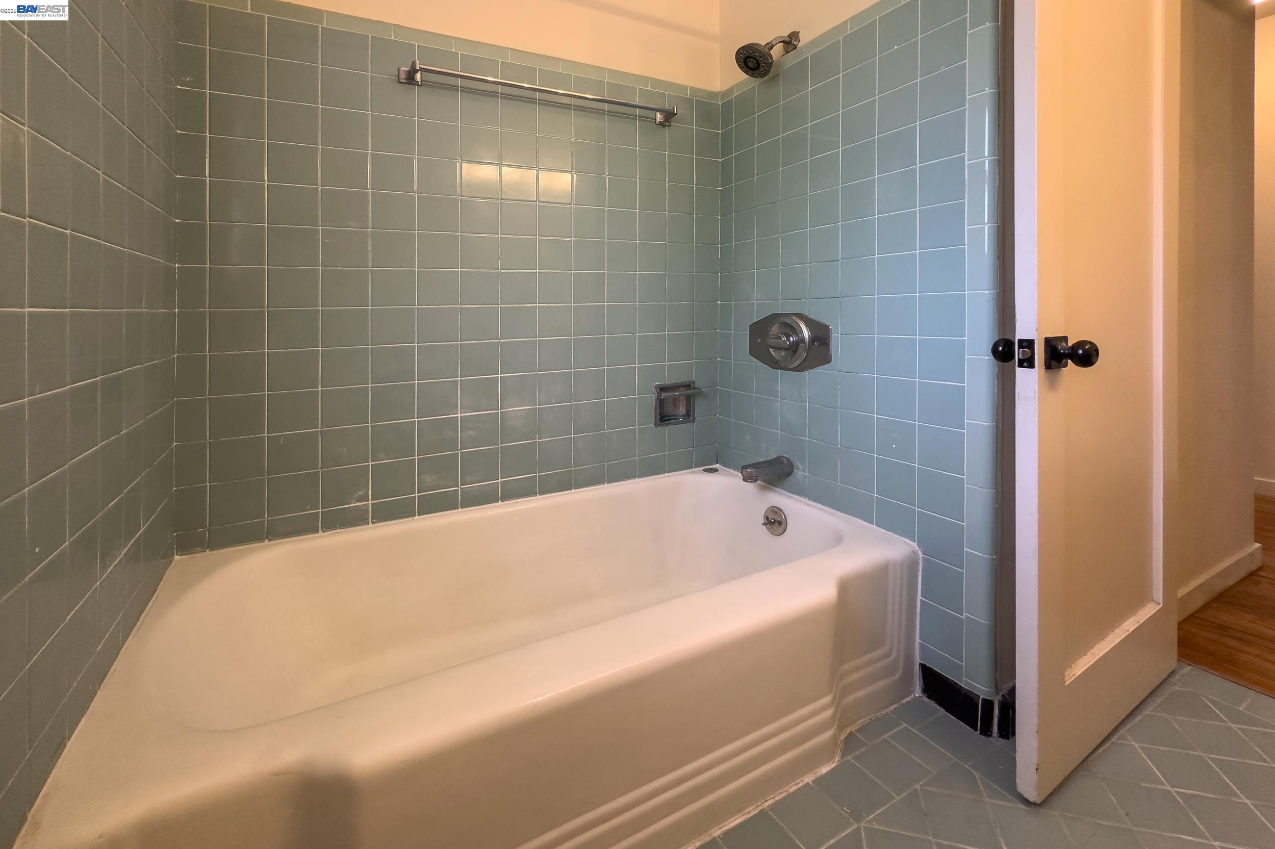 350 Strand Ave