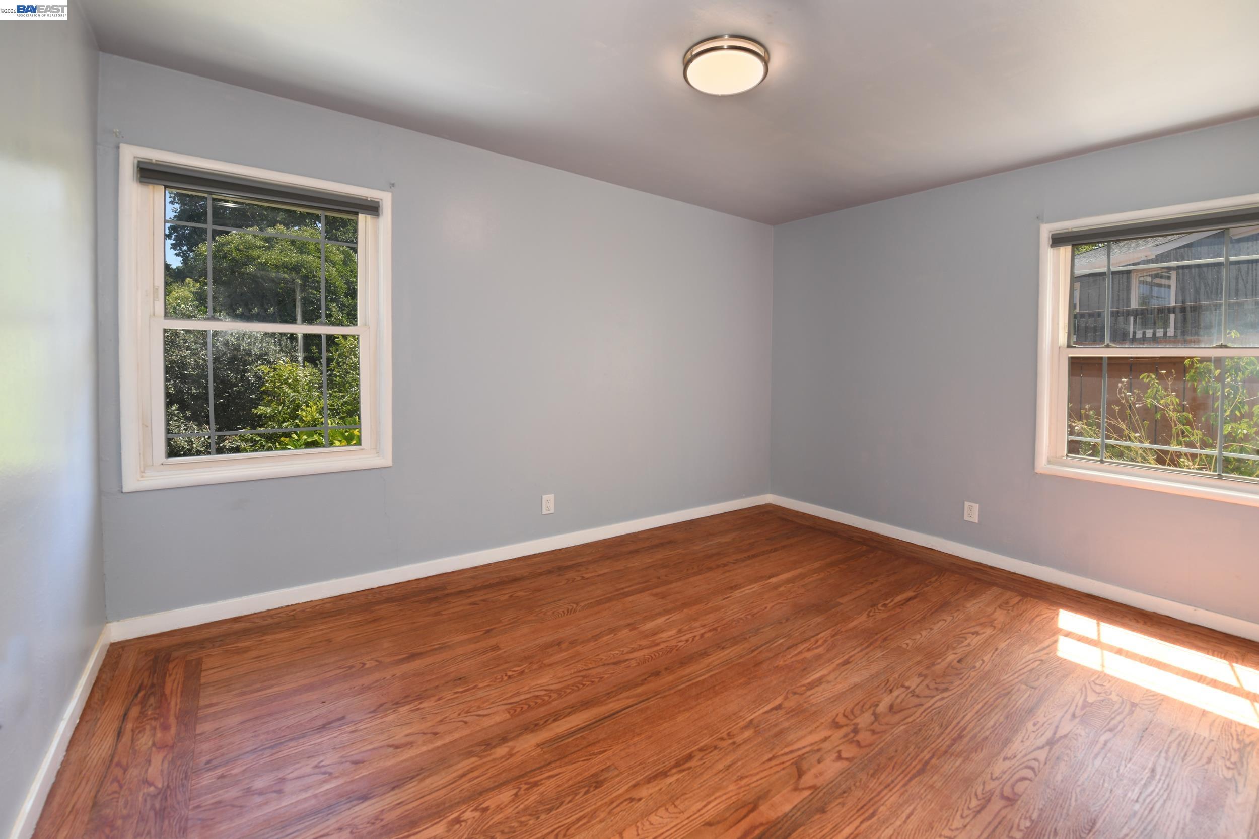350 Strand Ave