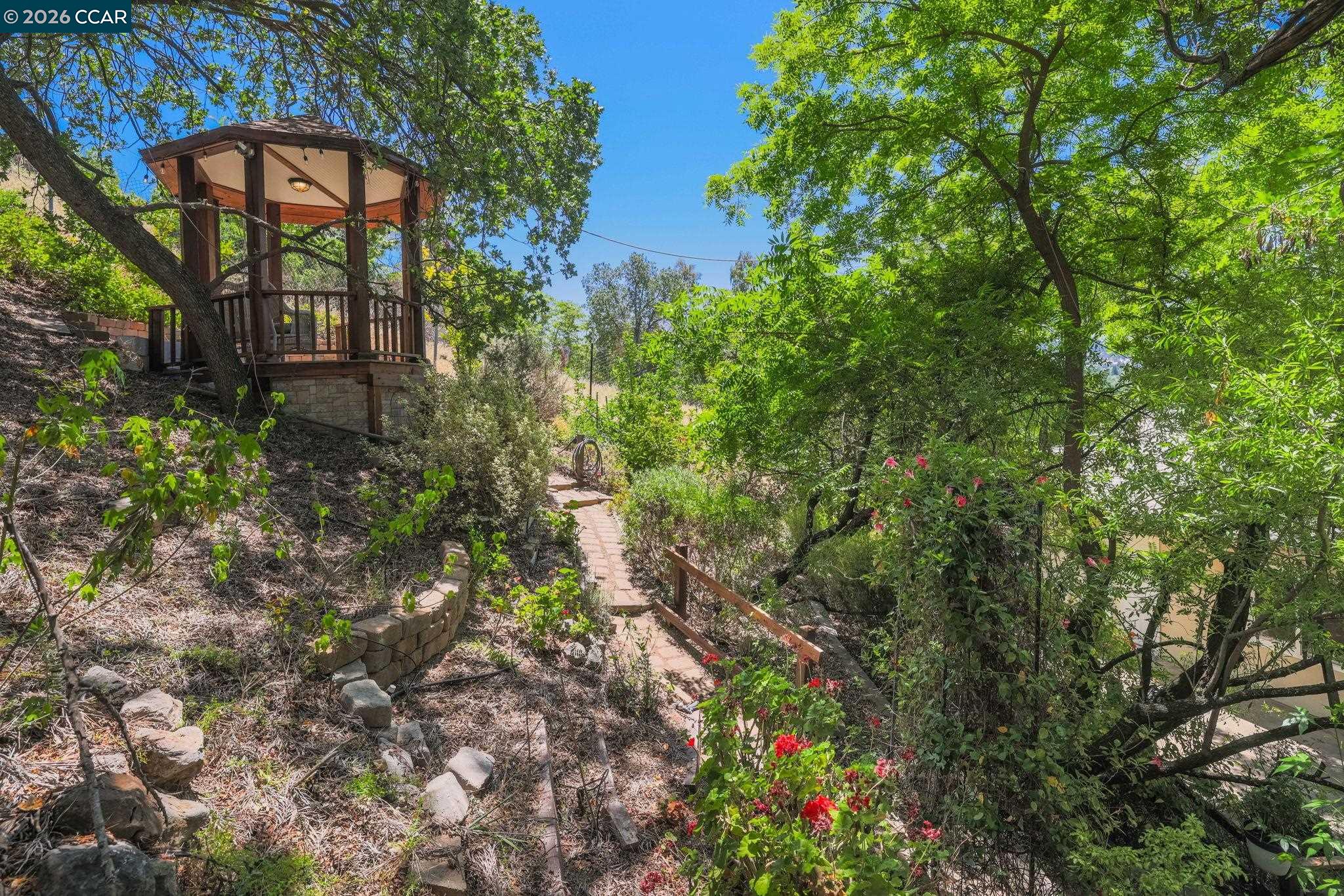 205 Summit Rd
