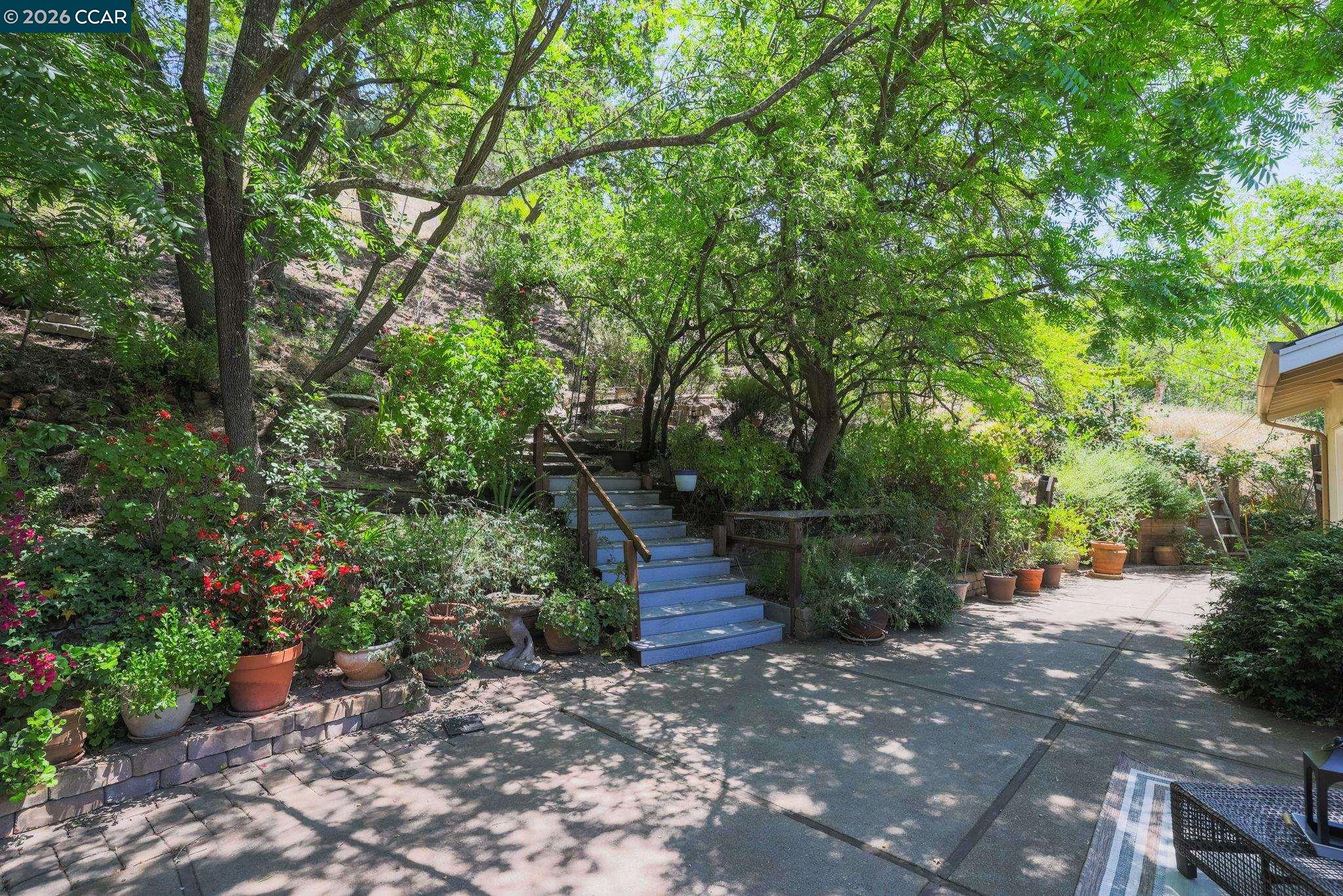 205 Summit Rd