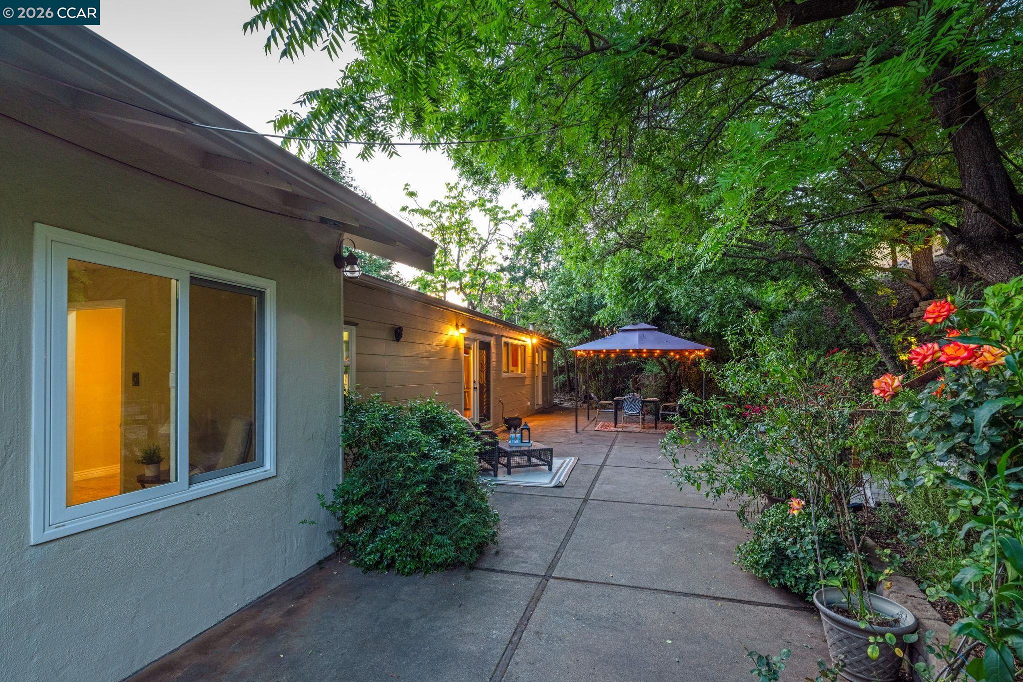205 Summit Rd