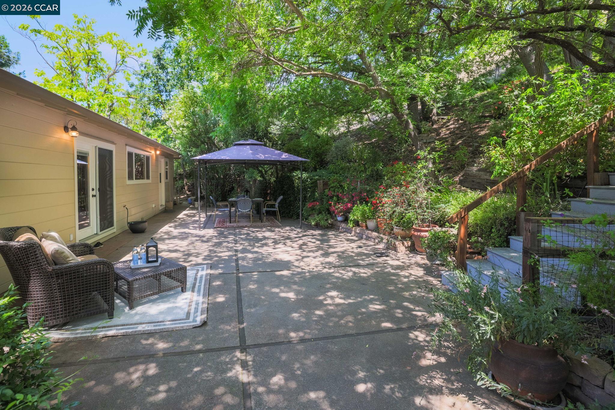 205 Summit Rd