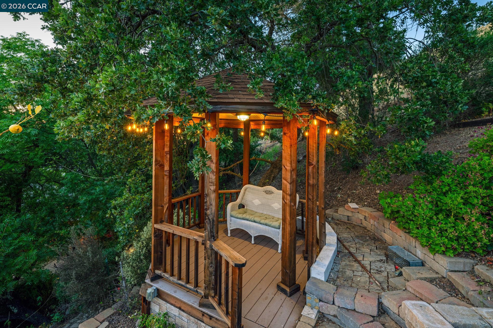 205 Summit Rd