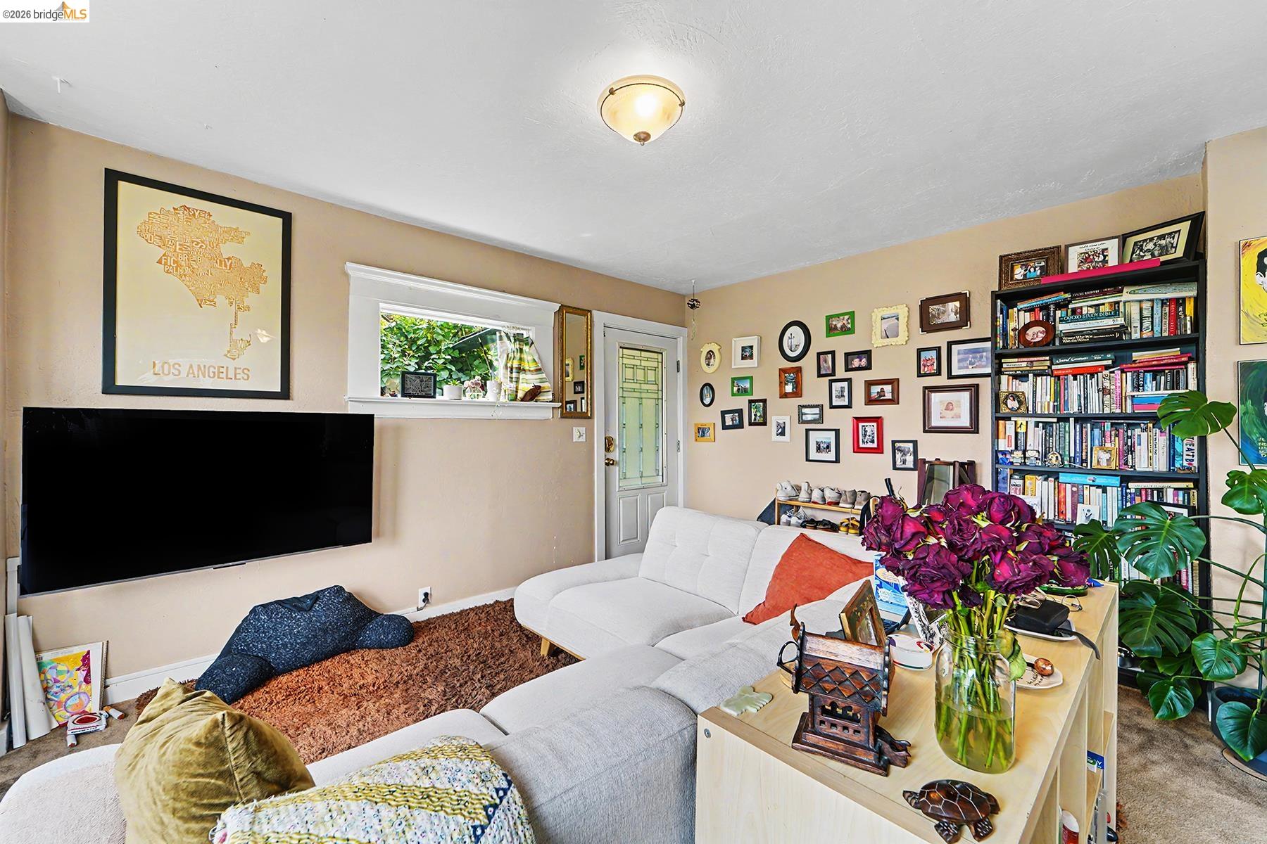 213 Nicholl Ave