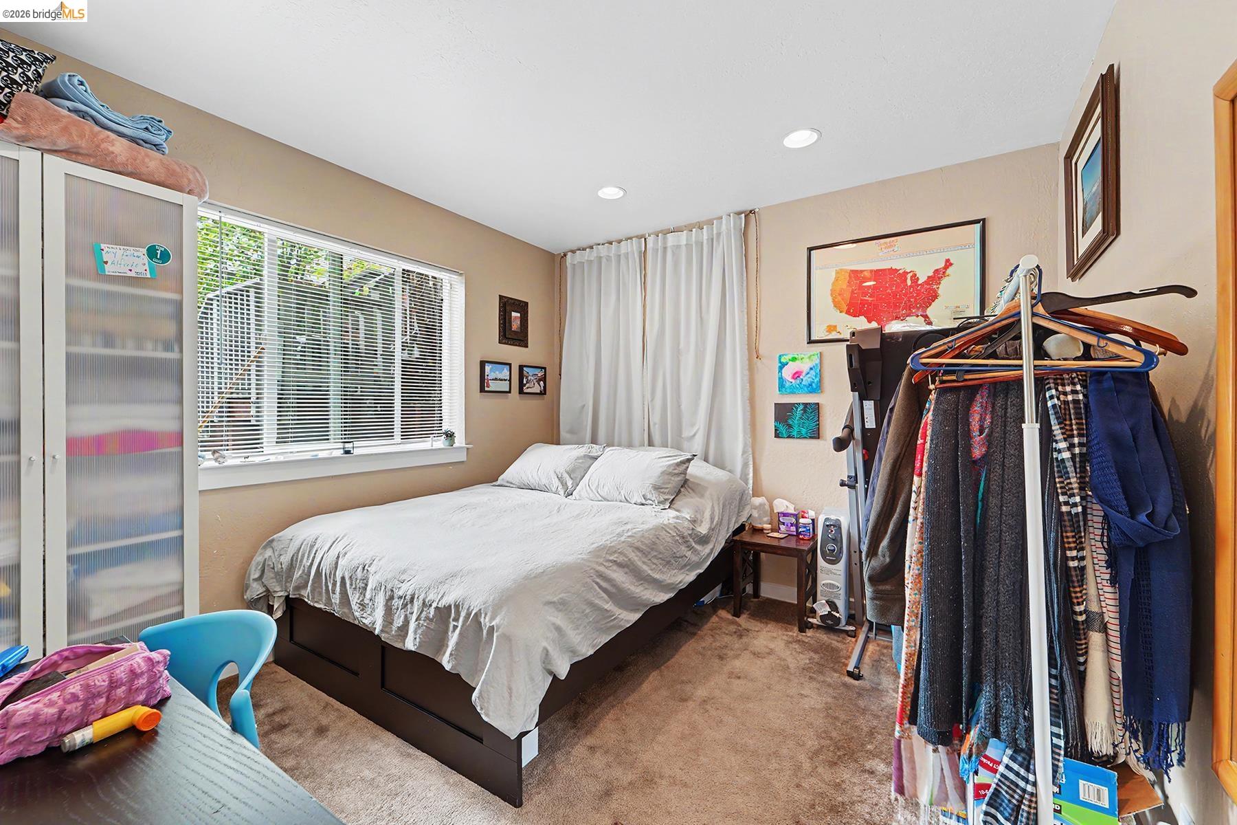 213 Nicholl Ave