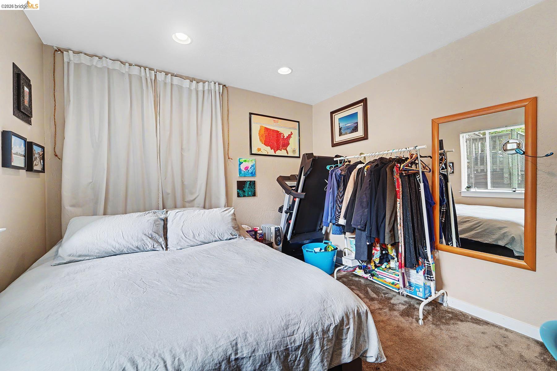 213 Nicholl Ave