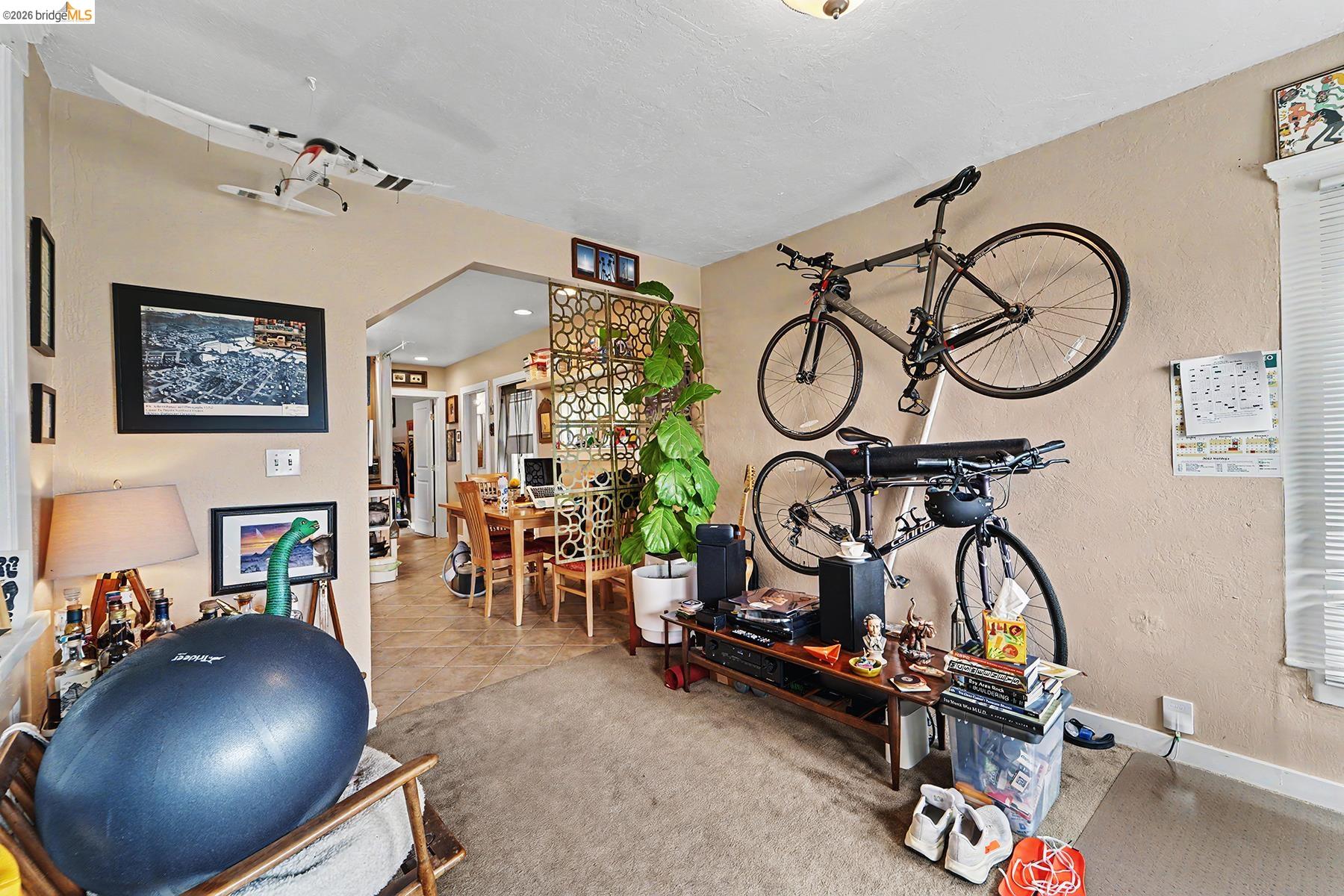 213 Nicholl Ave