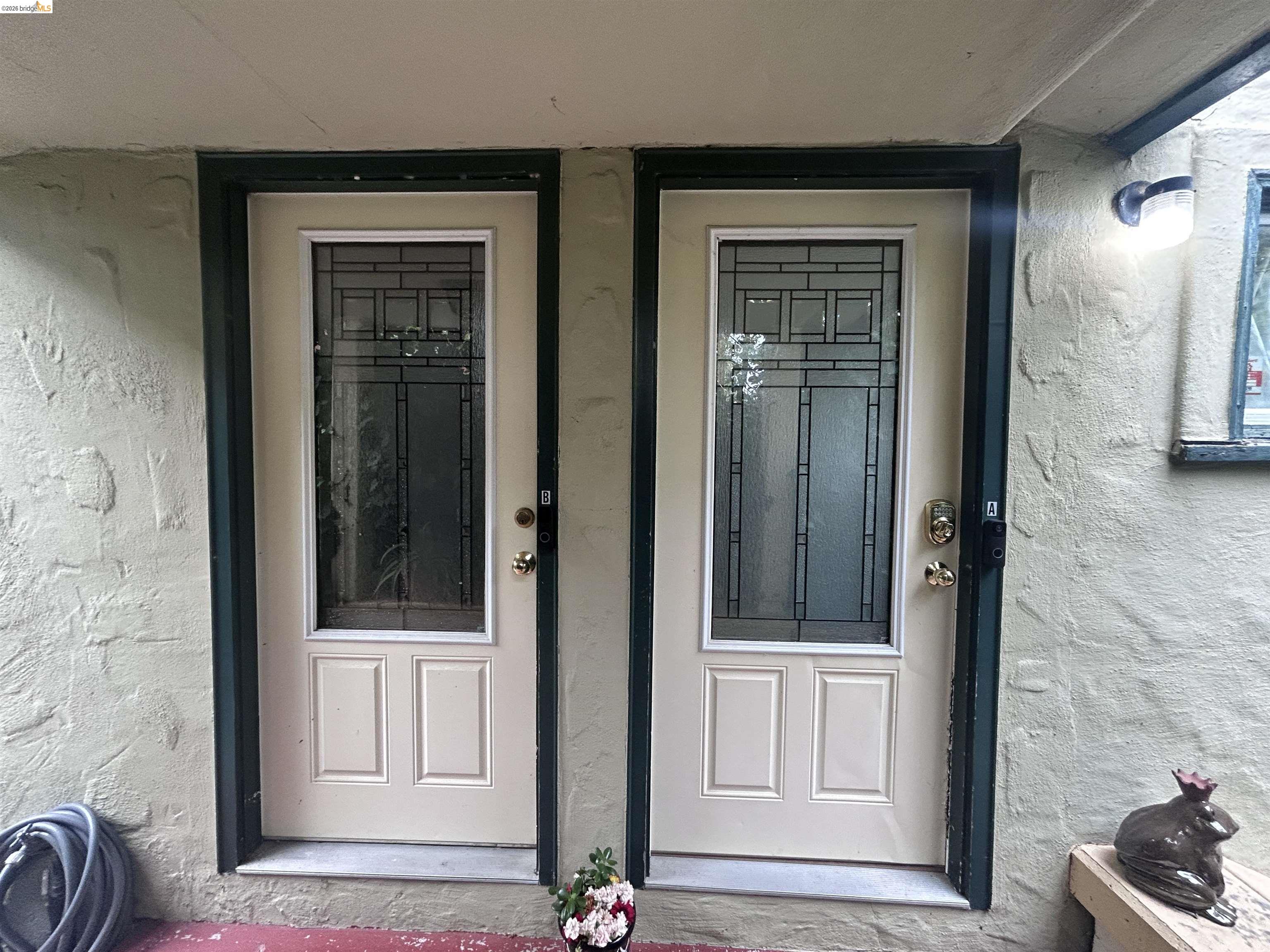 213 Nicholl Ave