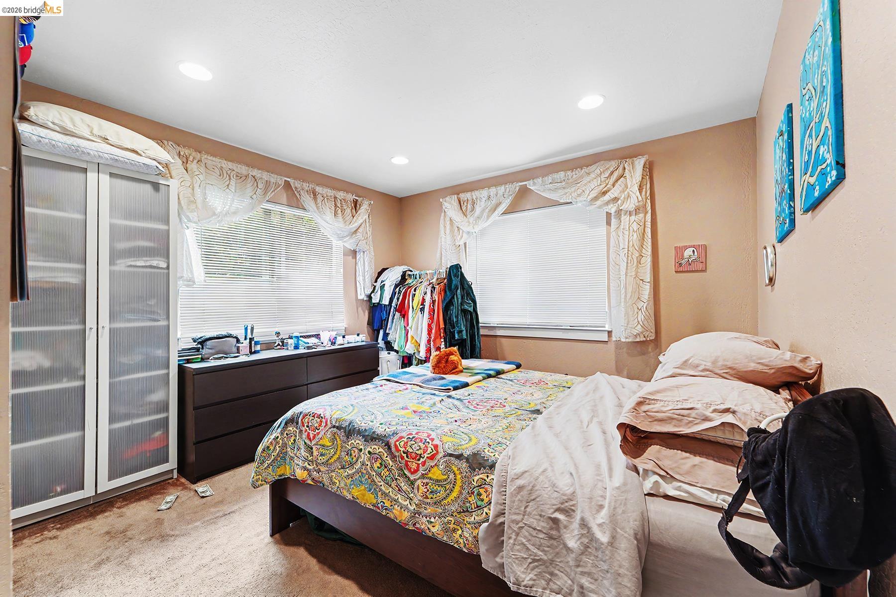 213 Nicholl Ave