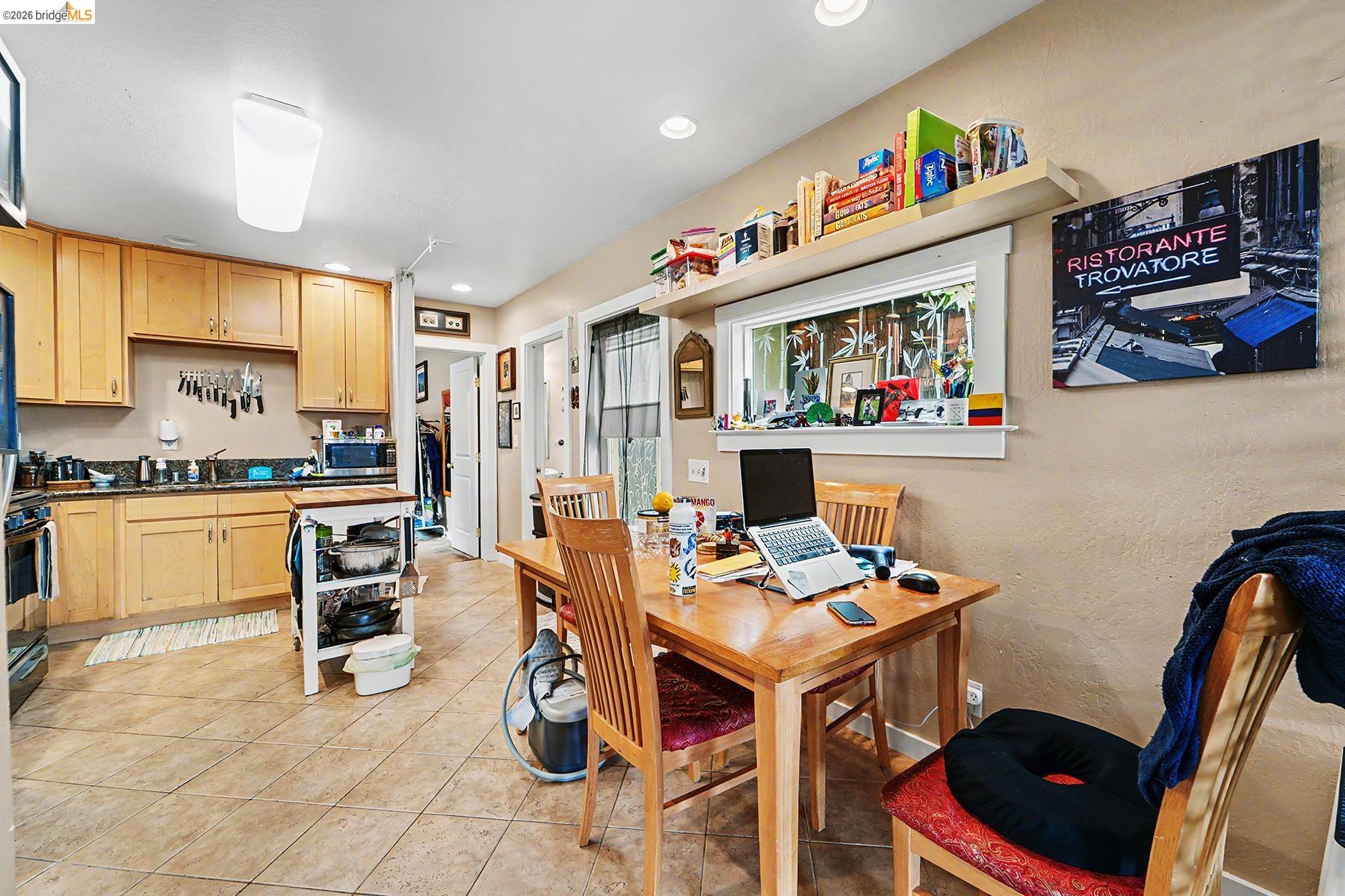 213 Nicholl Ave