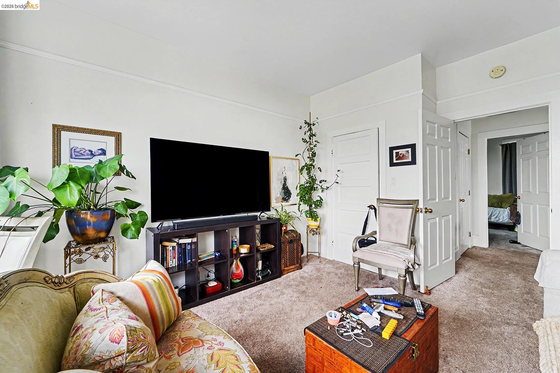213 Nicholl Ave