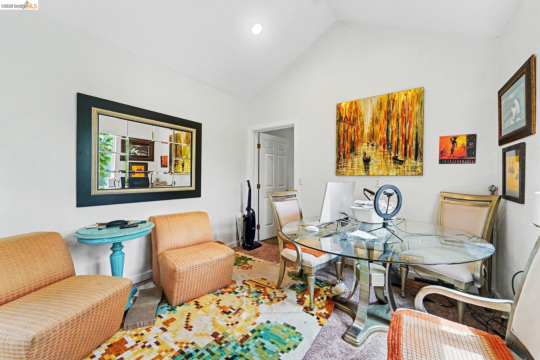 213 Nicholl Ave