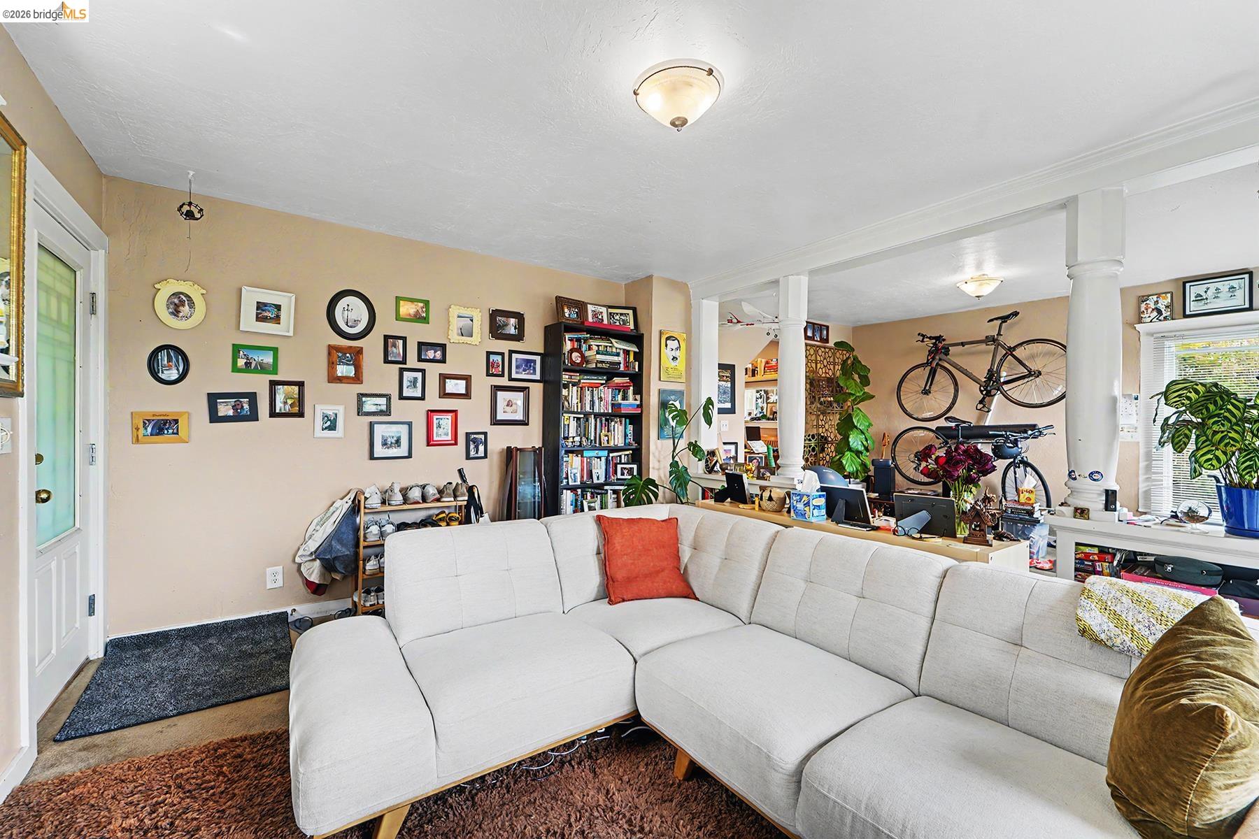 213 Nicholl Ave