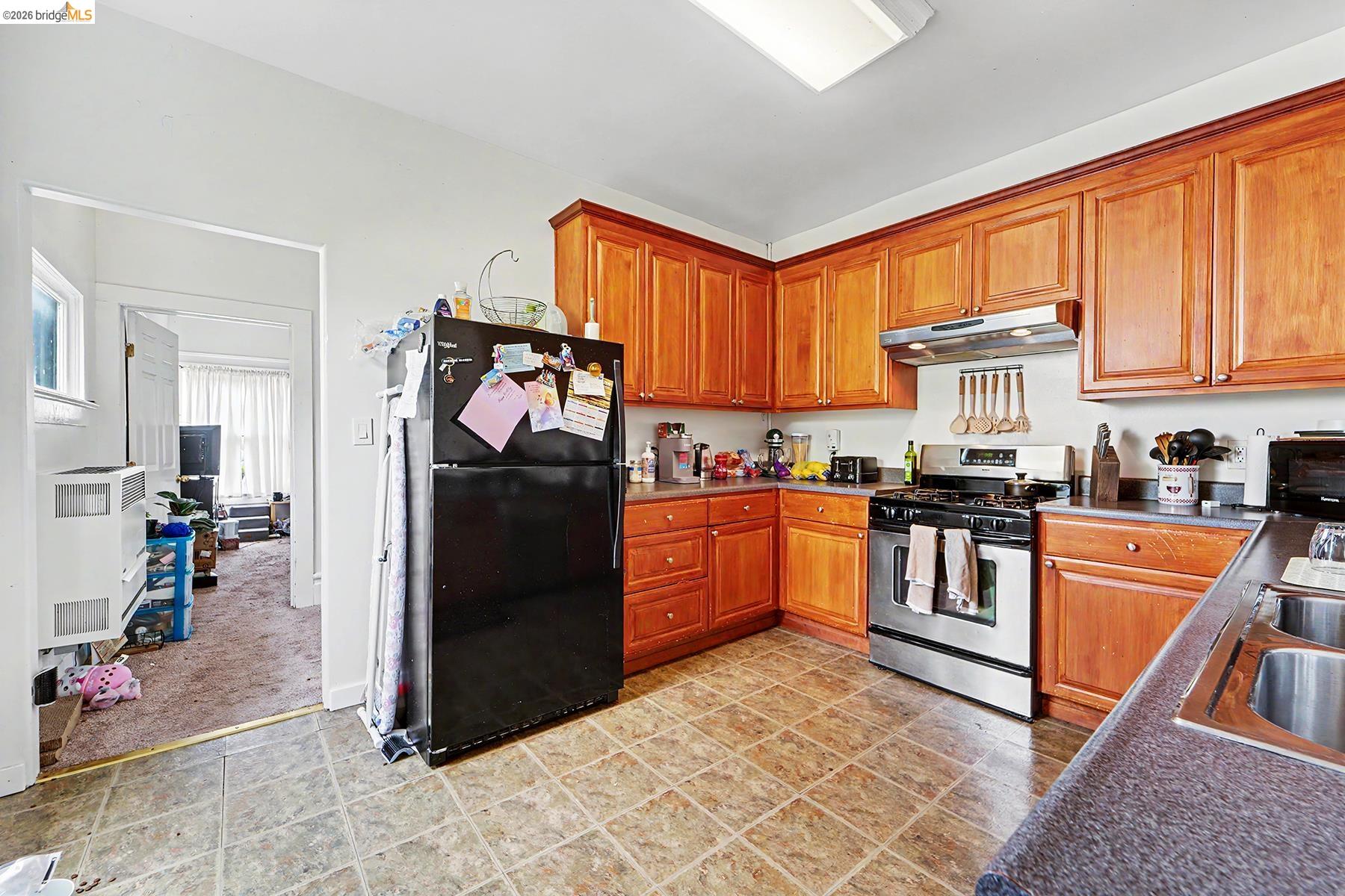 213 Nicholl Ave